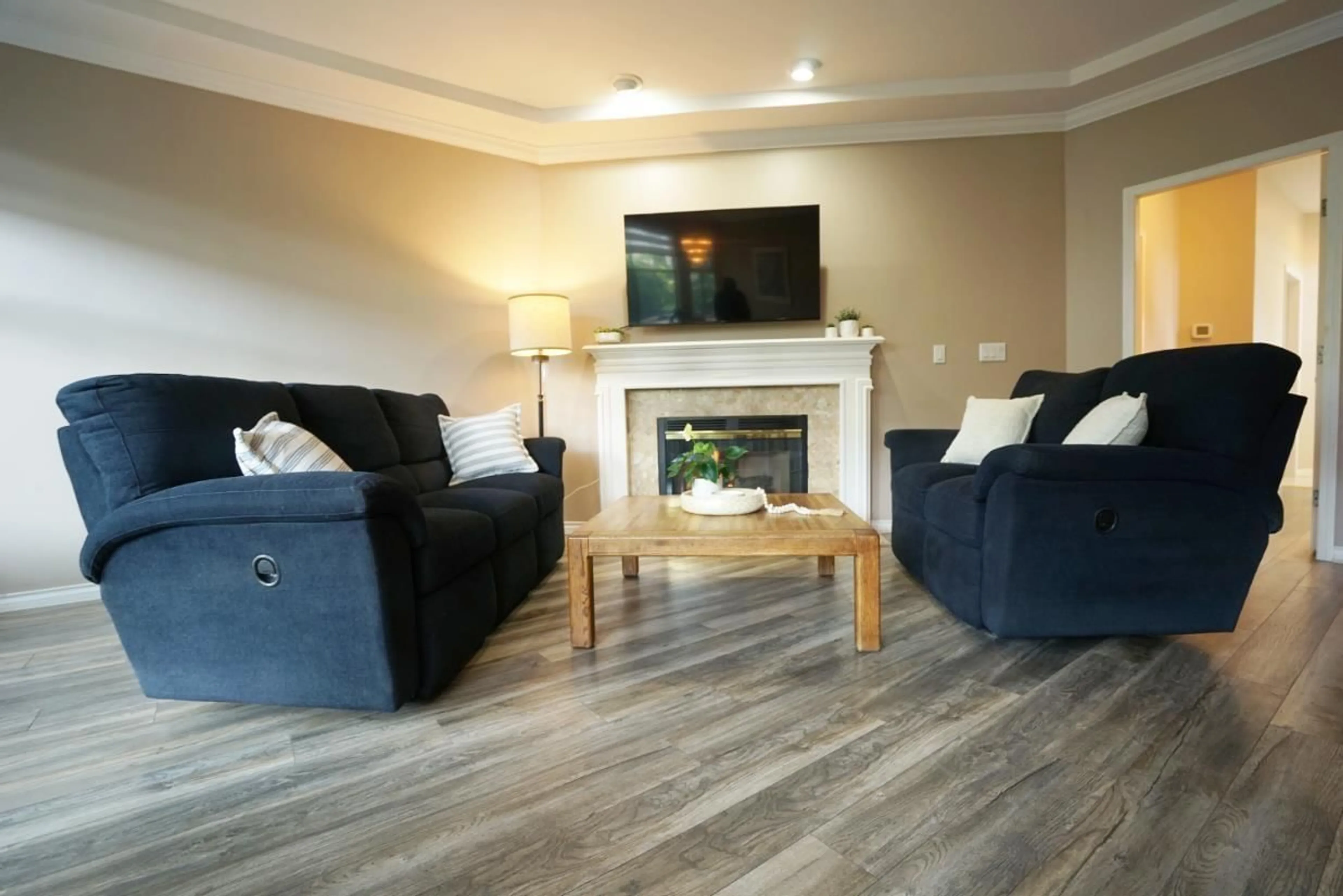 Living room with furniture, unknown for 13 - 6211 BOUNDARY DRIVE WEST, Surrey British Columbia V3X3G7