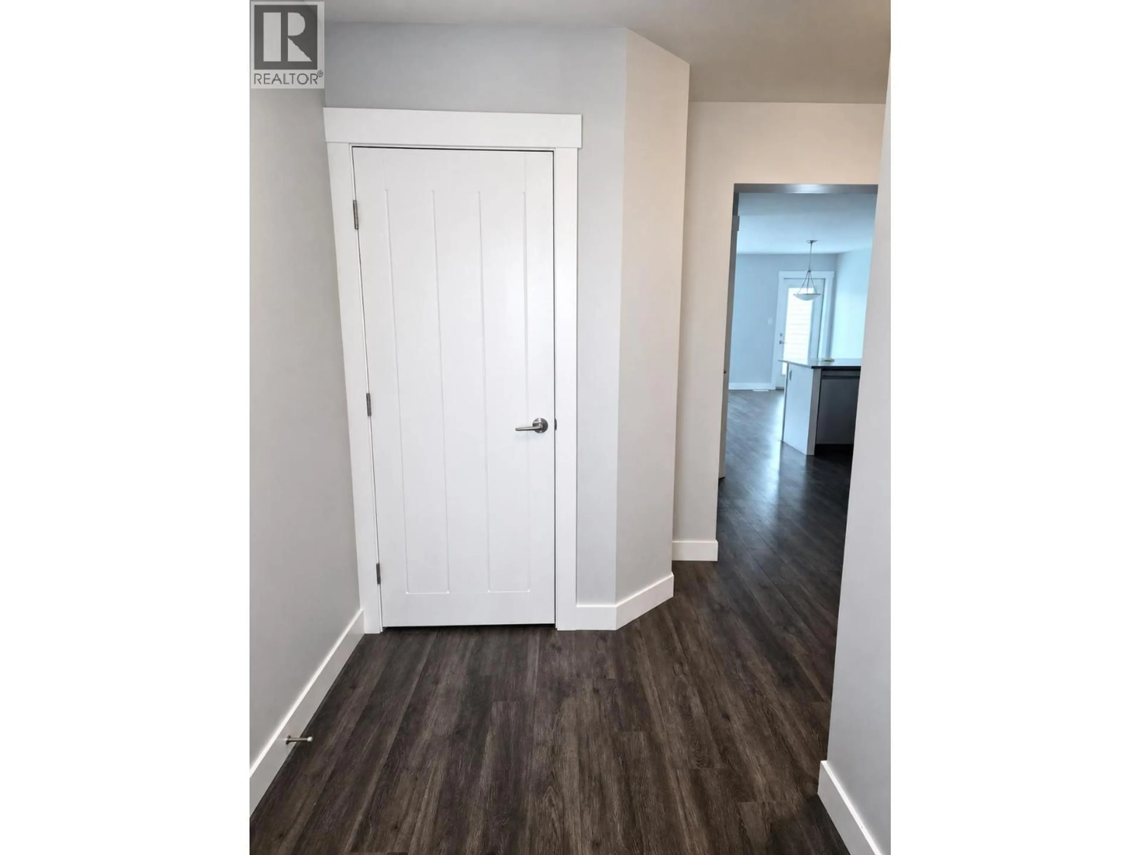 Indoor entryway for 401 - 6798 WESTGATE AVENUE, Prince George British Columbia V2N5R2