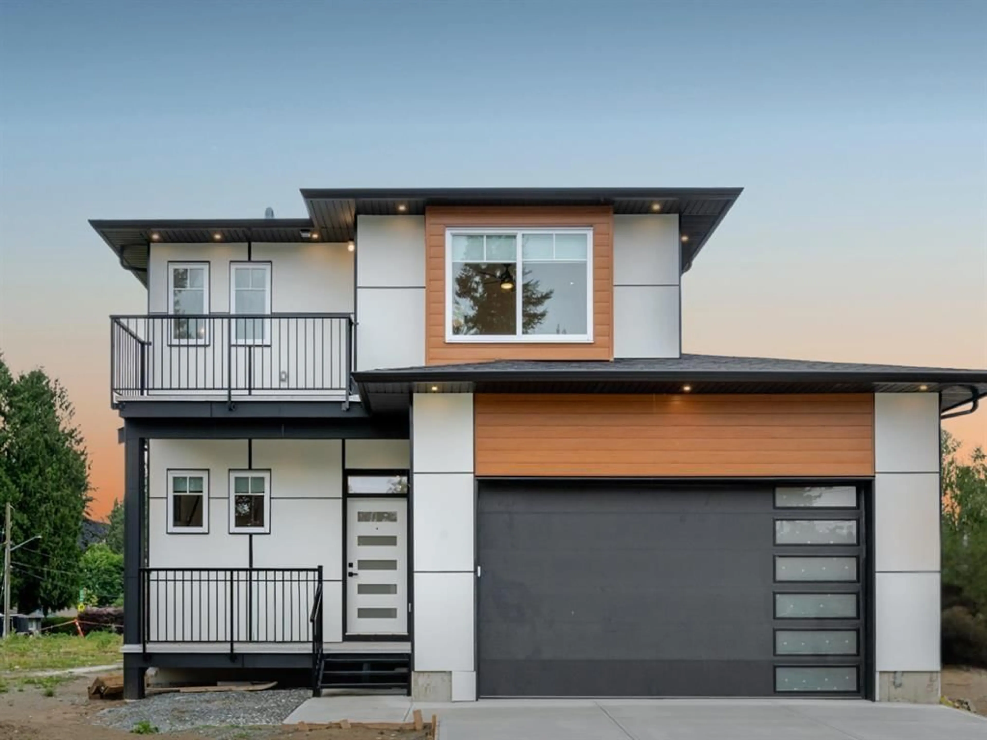 Home with vinyl exterior material, street for 33715 ROCKLAND AVENUE, Abbotsford British Columbia V2S1T7