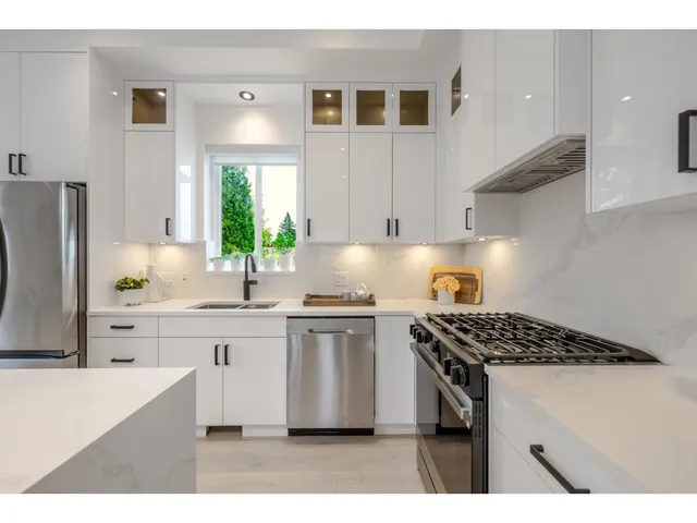 33715 ROCKLAND AVENUE, Abbotsford 2