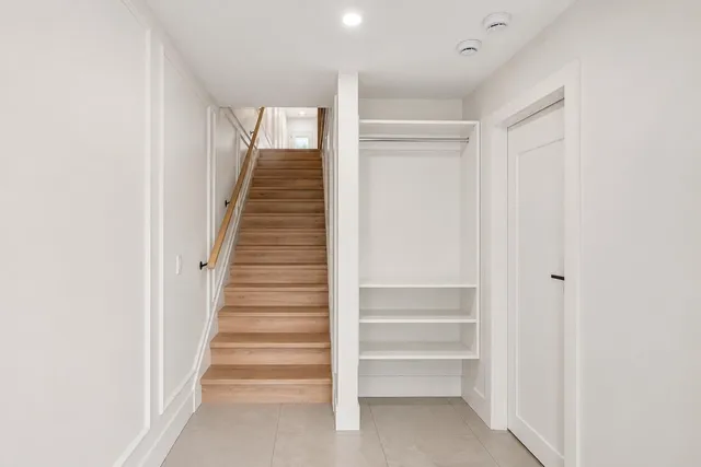 16513 20 AVENUE, Surrey 2