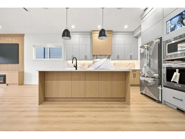 16513 20 AVENUE, Surrey 5