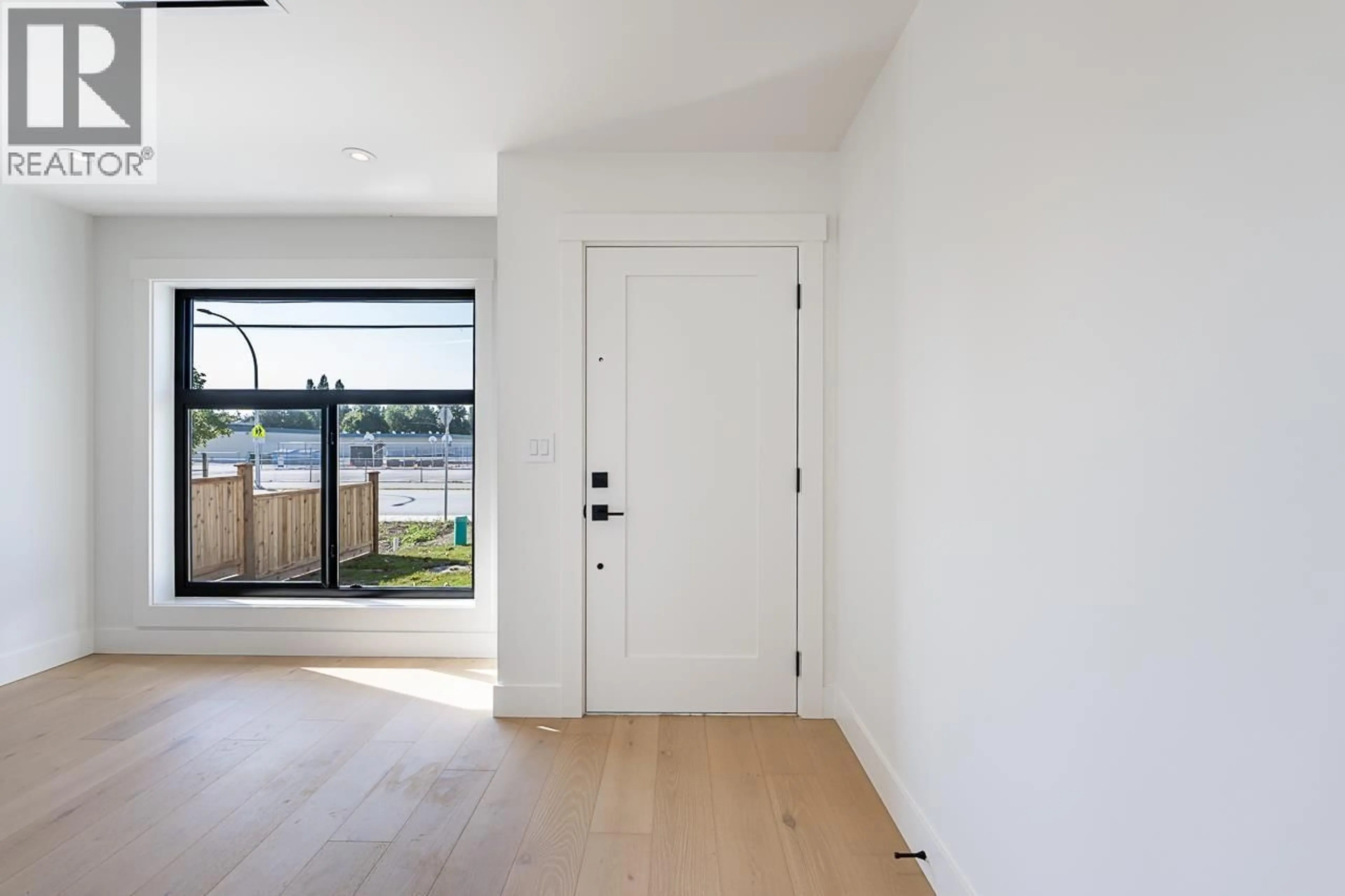 Indoor entryway for 4945 44 AVENUE, Delta British Columbia V4K1B9
