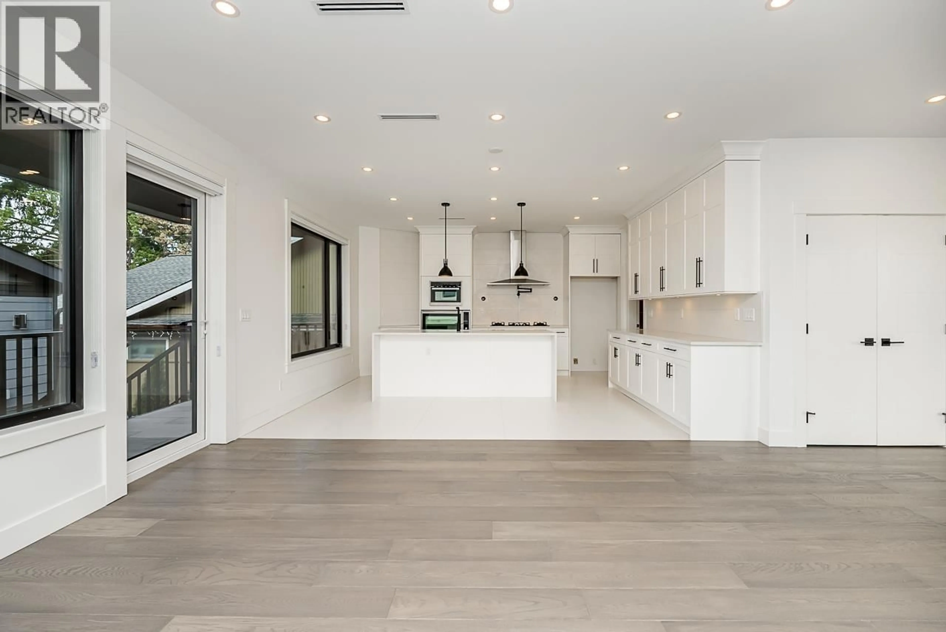Open concept kitchen, ceramic/tile floor for 5225 WOODSWORTH STREET, Burnaby British Columbia V5G1S5
