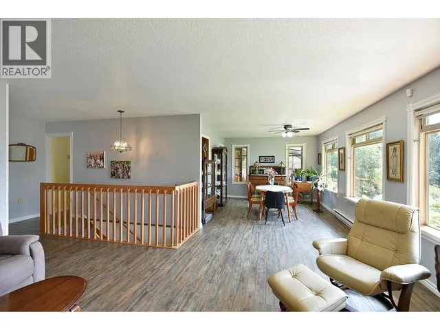 6450 JASPER ROAD, Sechelt 3