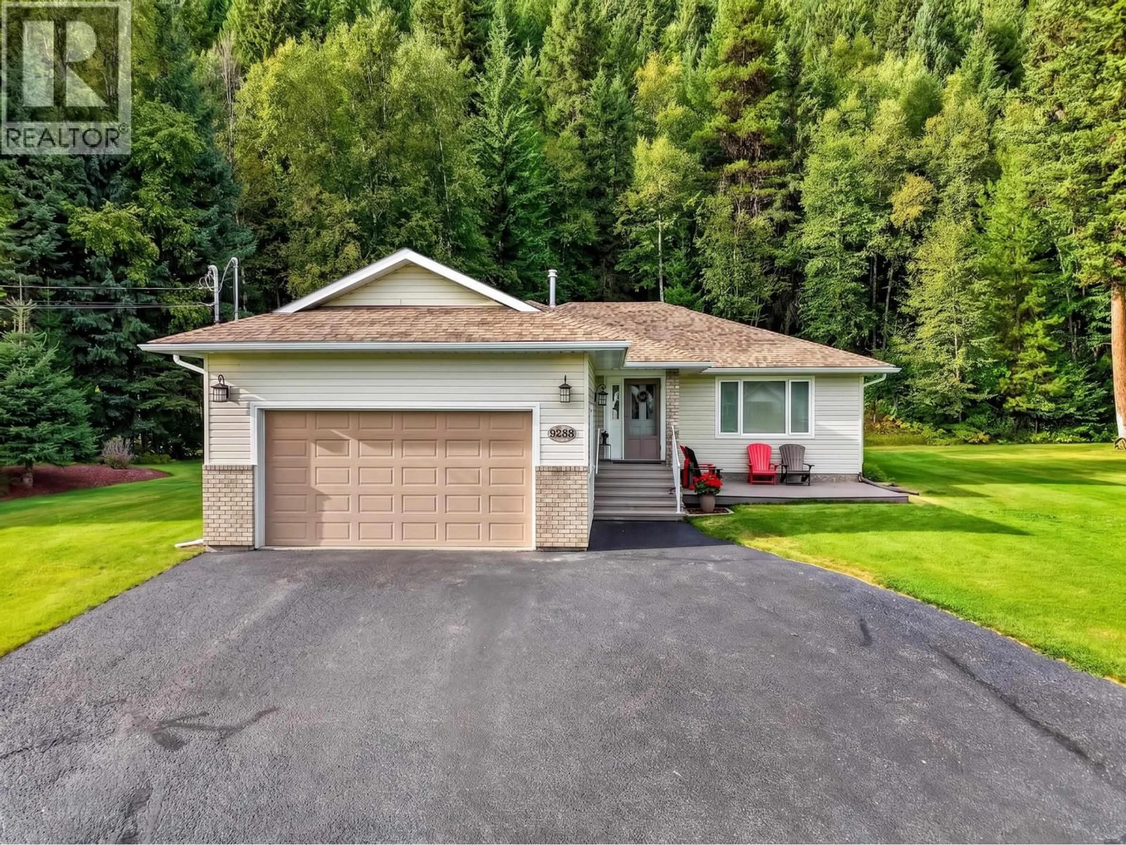 Home with vinyl exterior material, street for 9288 SUMMERSET PLACE, Prince George British Columbia V2K4Z9