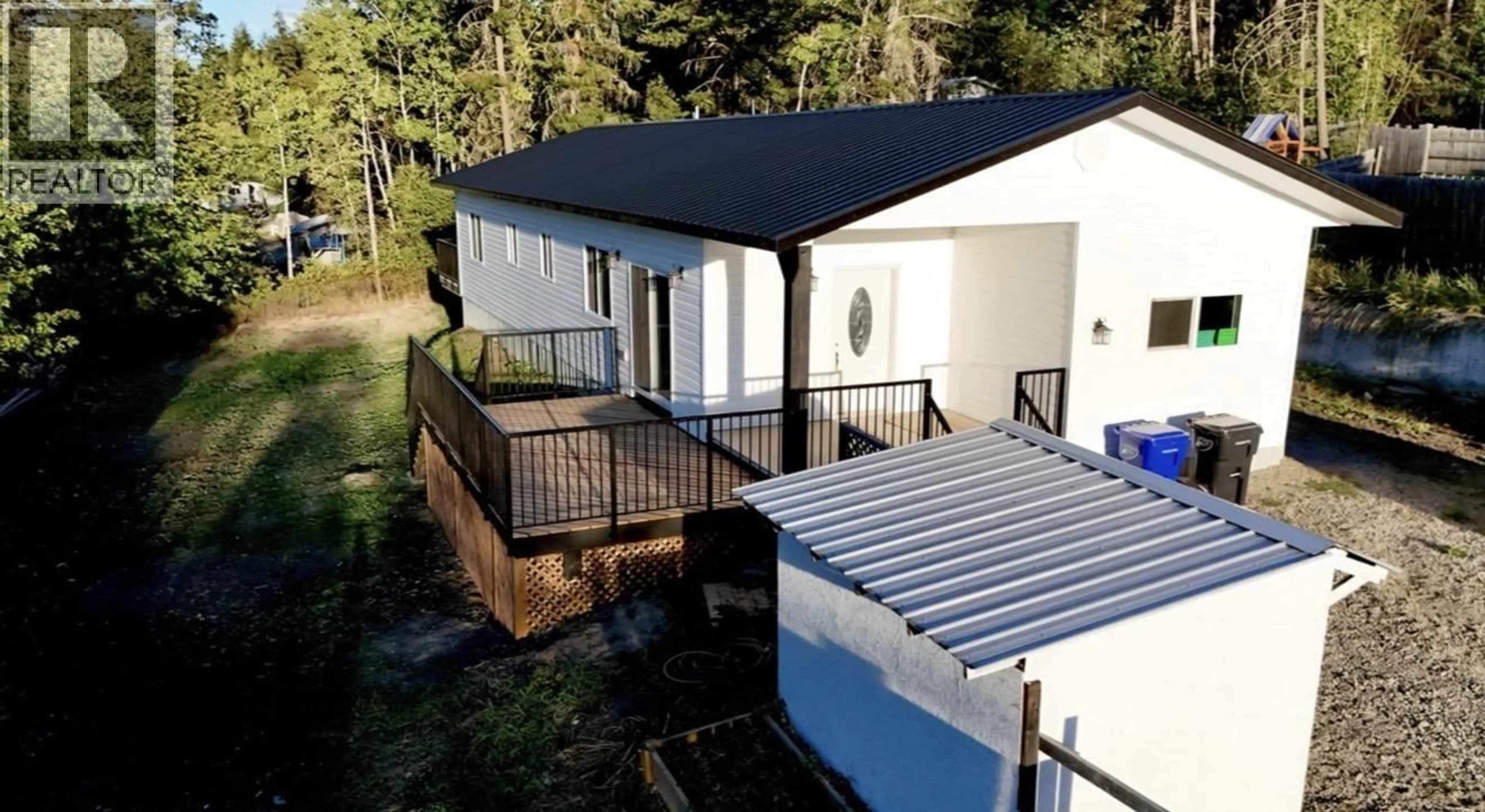 A pic from outside/outdoor area/front of a property/back of a property/a pic from drone, building for 1018 OPAL STREET, Williams Lake British Columbia V2G3M2