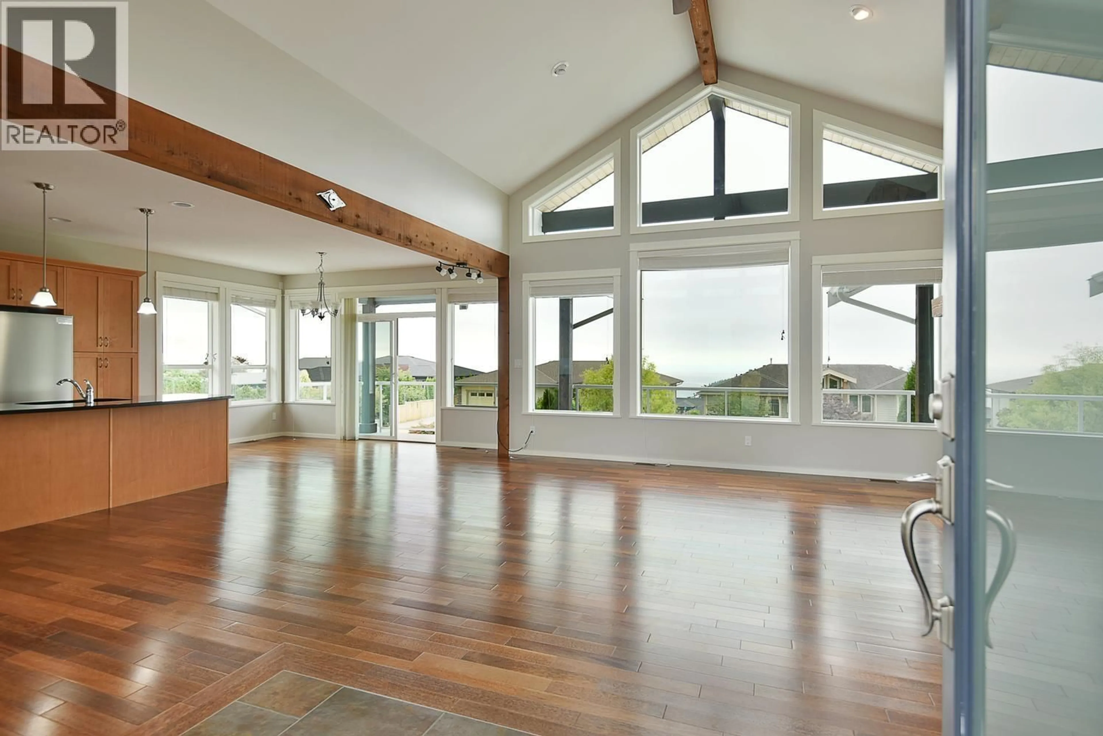 Indoor foyer for 6216 ORACLE ROAD, Sechelt British Columbia V7Z0N7