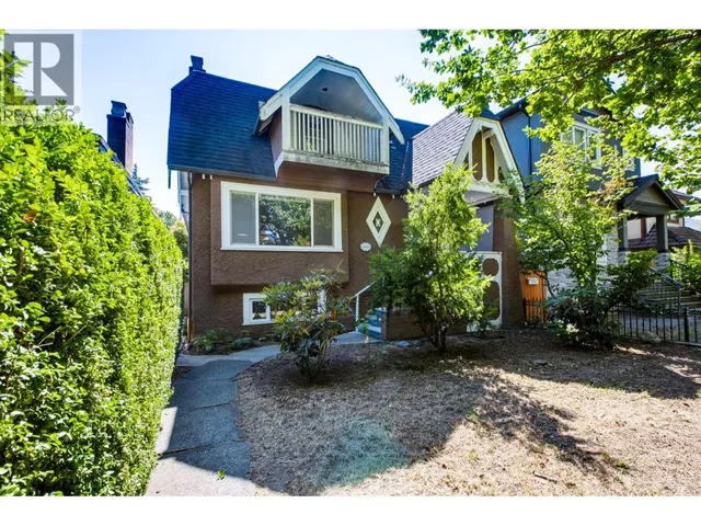 3888 15TH AVENUE, Vancouver 2