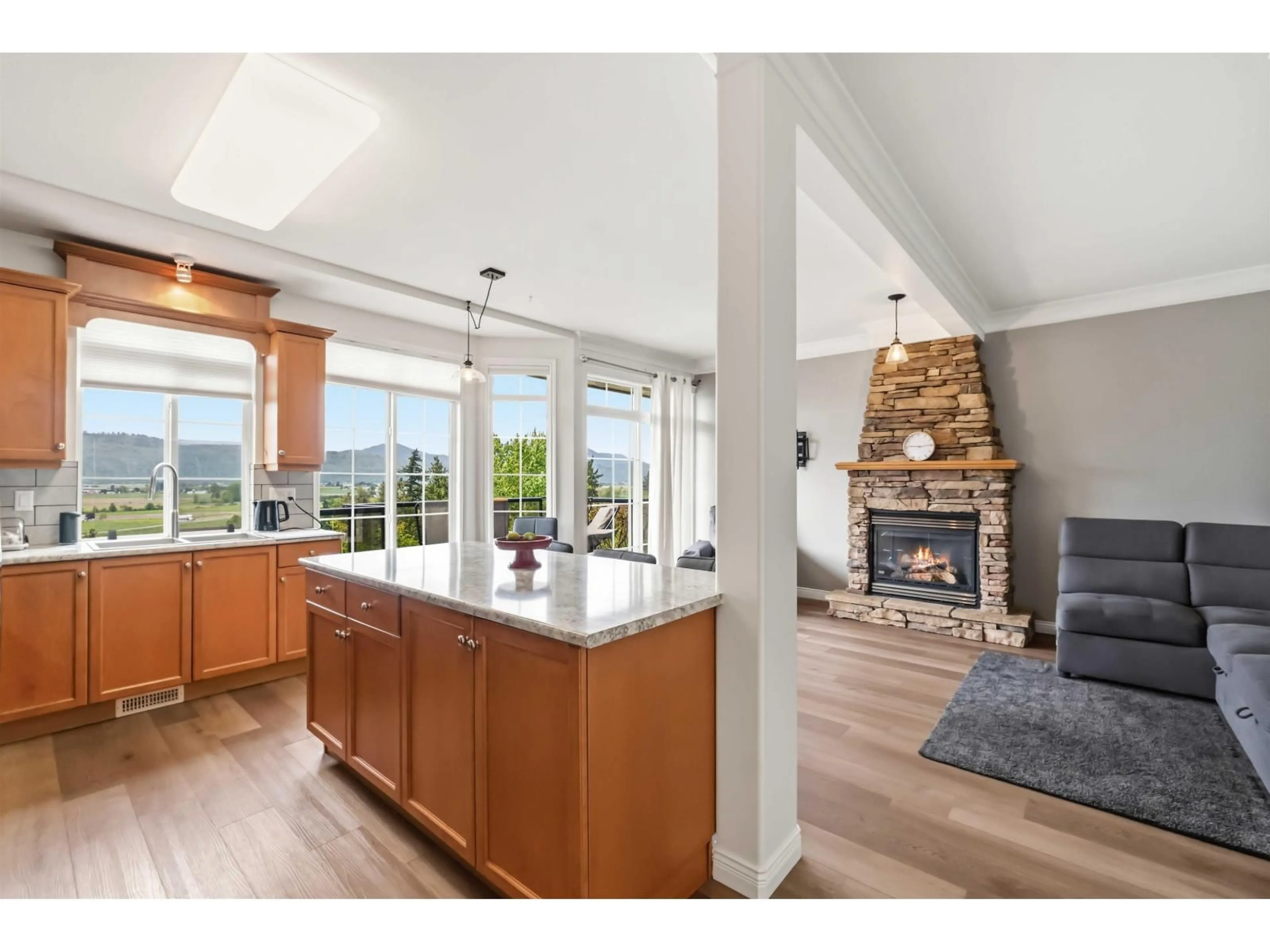 Open concept kitchen, unknown for 11 - 2088 WINDFIELD DRIVE, Abbotsford British Columbia V3G3C3