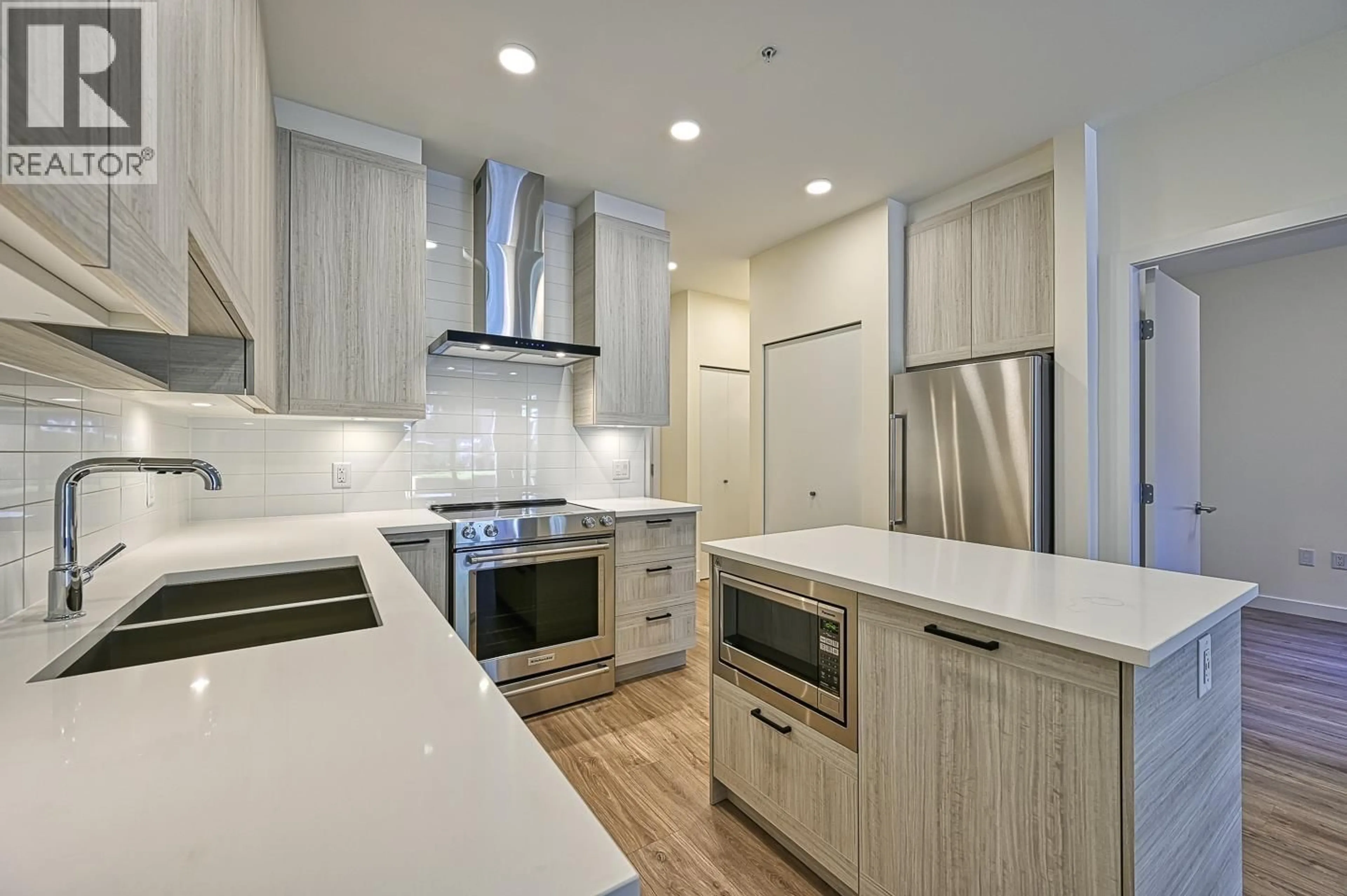 Unknown for 106 - 7133 14 AVENUE, Burnaby British Columbia V3N0H5