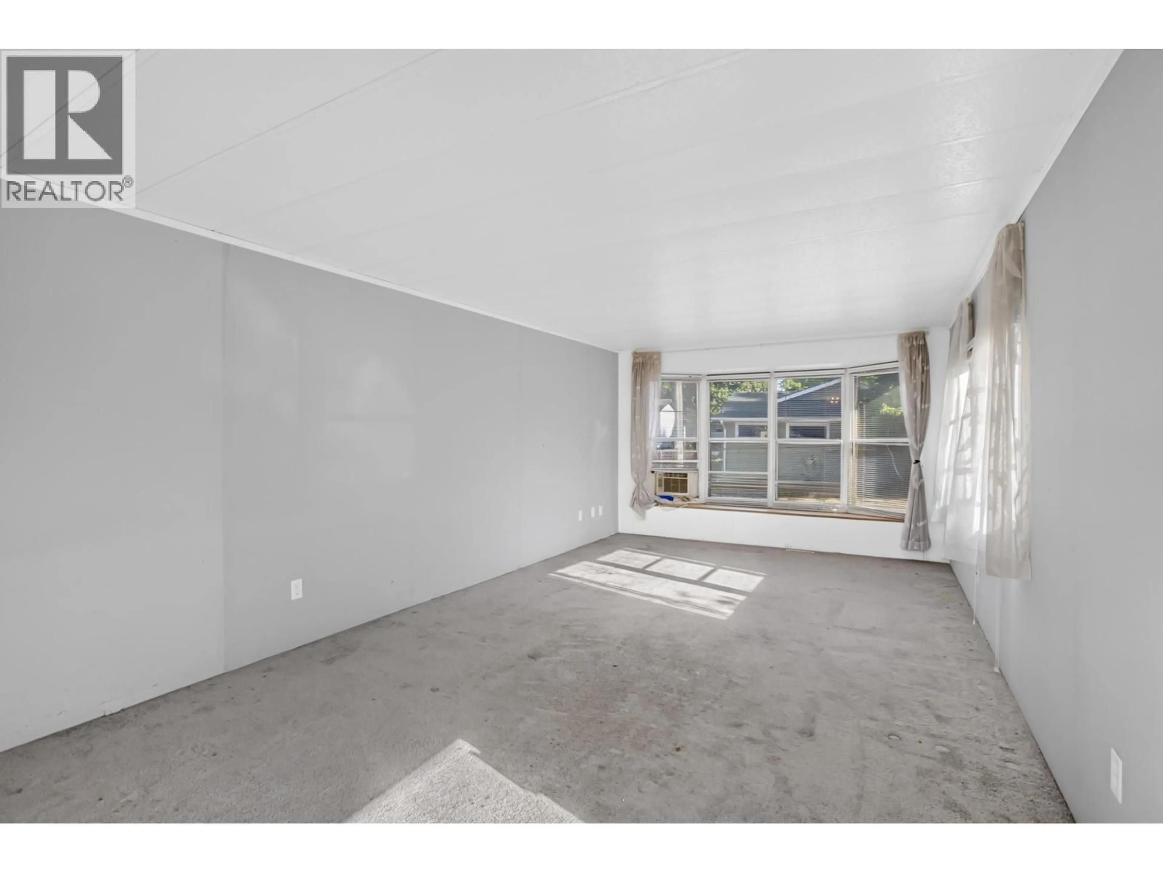 A pic of a room for 14 - 21163 LOUGHEED HIGHWAY, Maple Ridge British Columbia V2X2R4