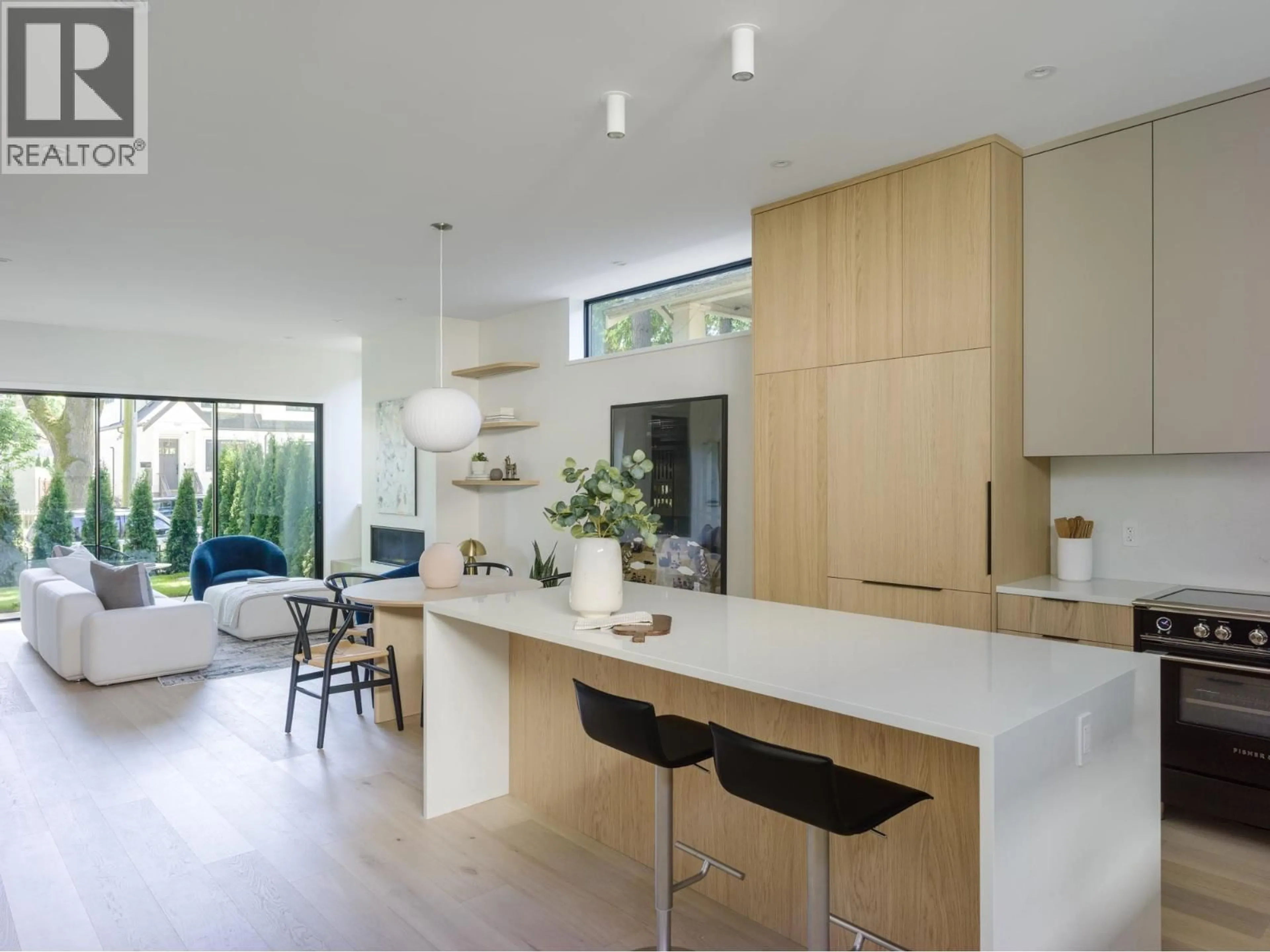 Contemporary kitchen, unknown for 893 21ST AVENUE, Vancouver British Columbia V5V1S3