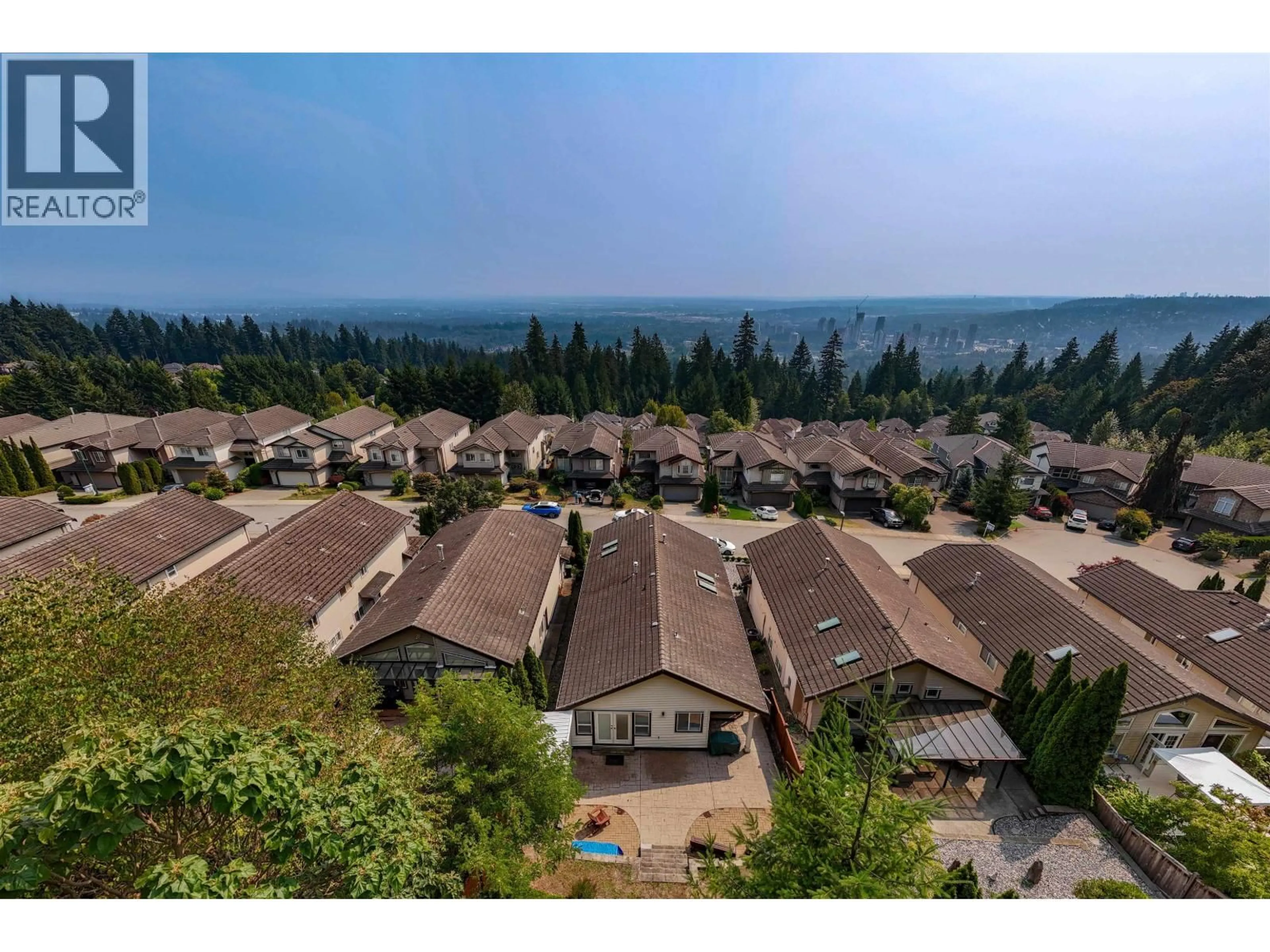 A pic from outside/outdoor area/front of a property/back of a property/a pic from drone, water/lake/river/ocean view for 3017 MAPLEWOOD COURT, Coquitlam British Columbia V3E3P3