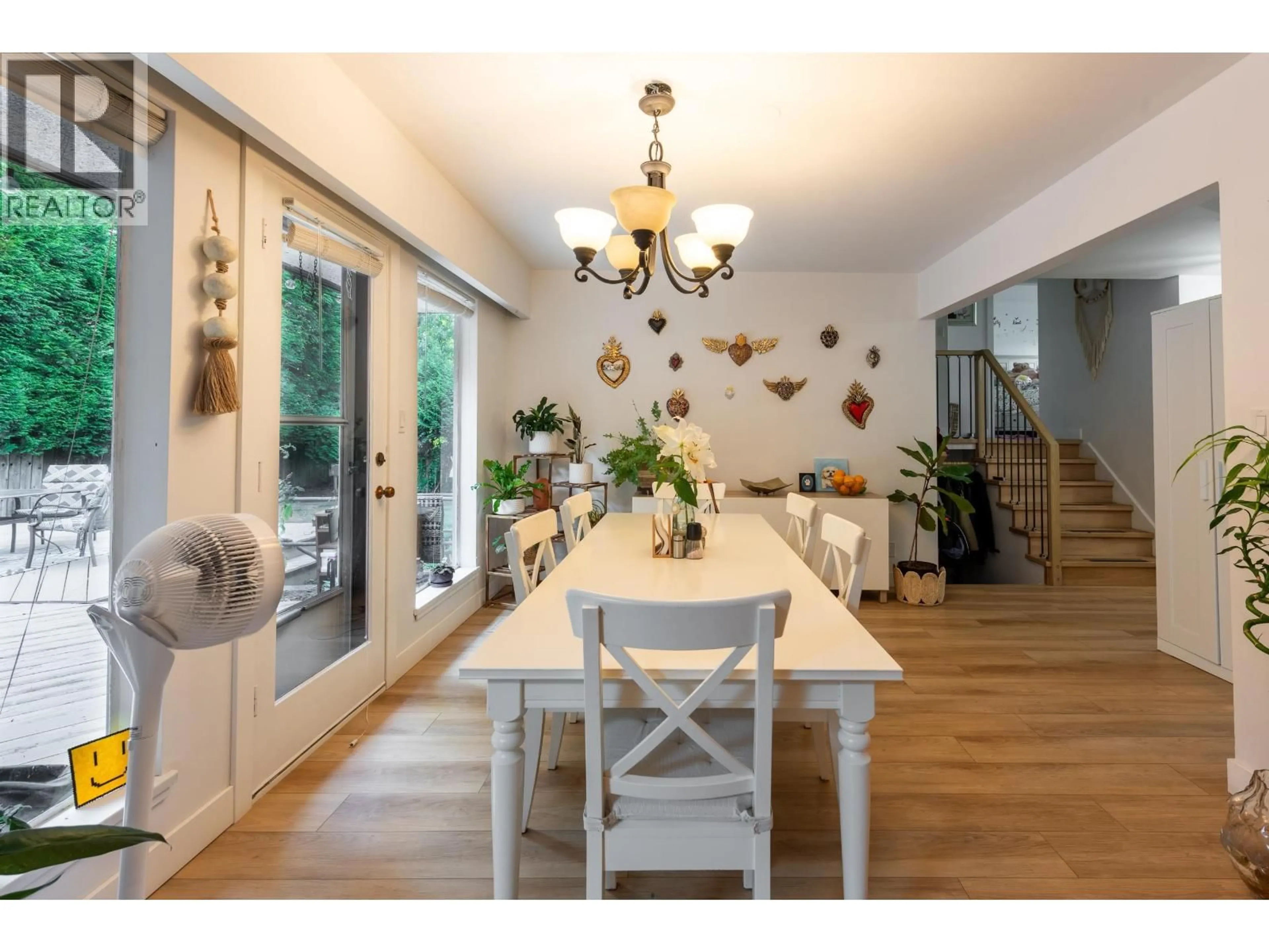 Dining room, wood/laminate floor for 1209 RIDGE COURT, Coquitlam British Columbia V3J5M4