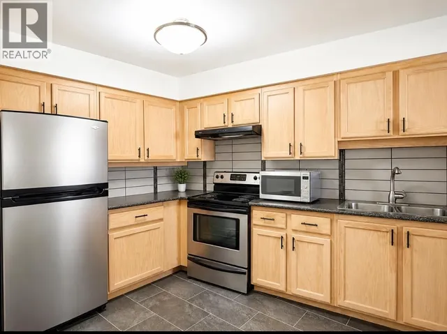 303 - 2973 BURLINGTON DRIVE, Coquitlam 3