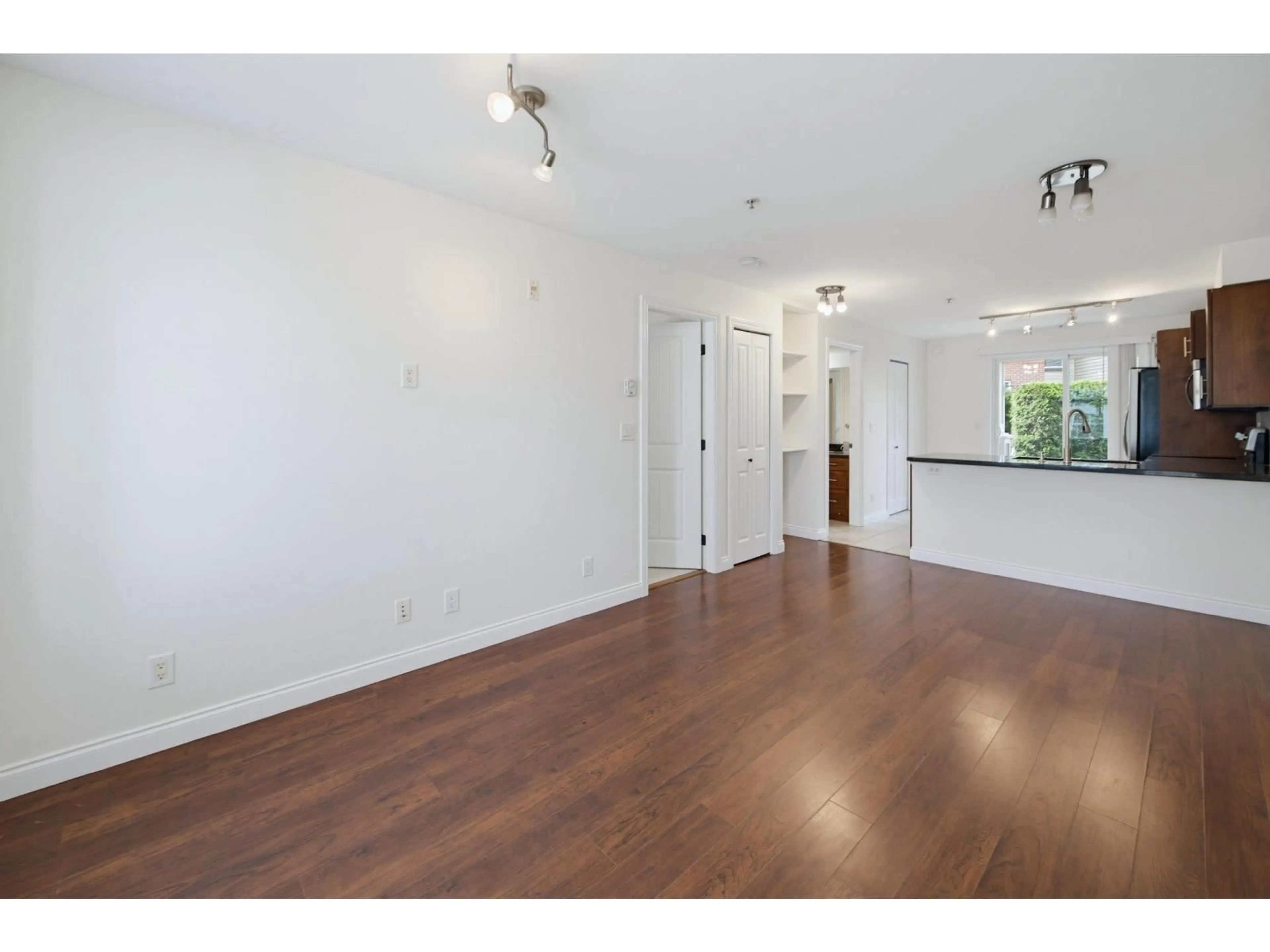 A pic of a room for 273 - 20170 FRASER HIGHWAY, Langley British Columbia V3A0B5