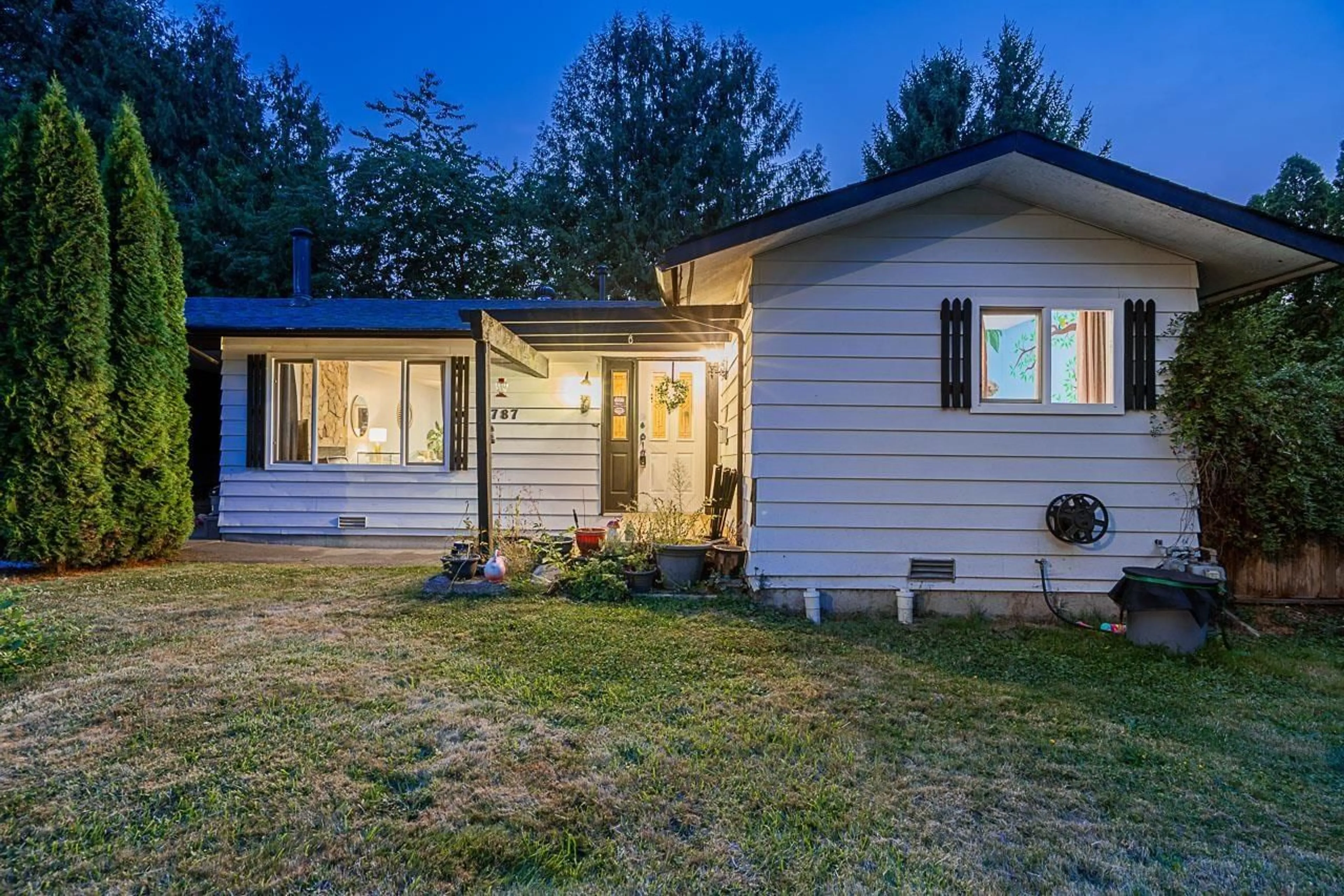 Home with vinyl exterior material, street for 2787 270B STREET, Langley British Columbia V4W3A3