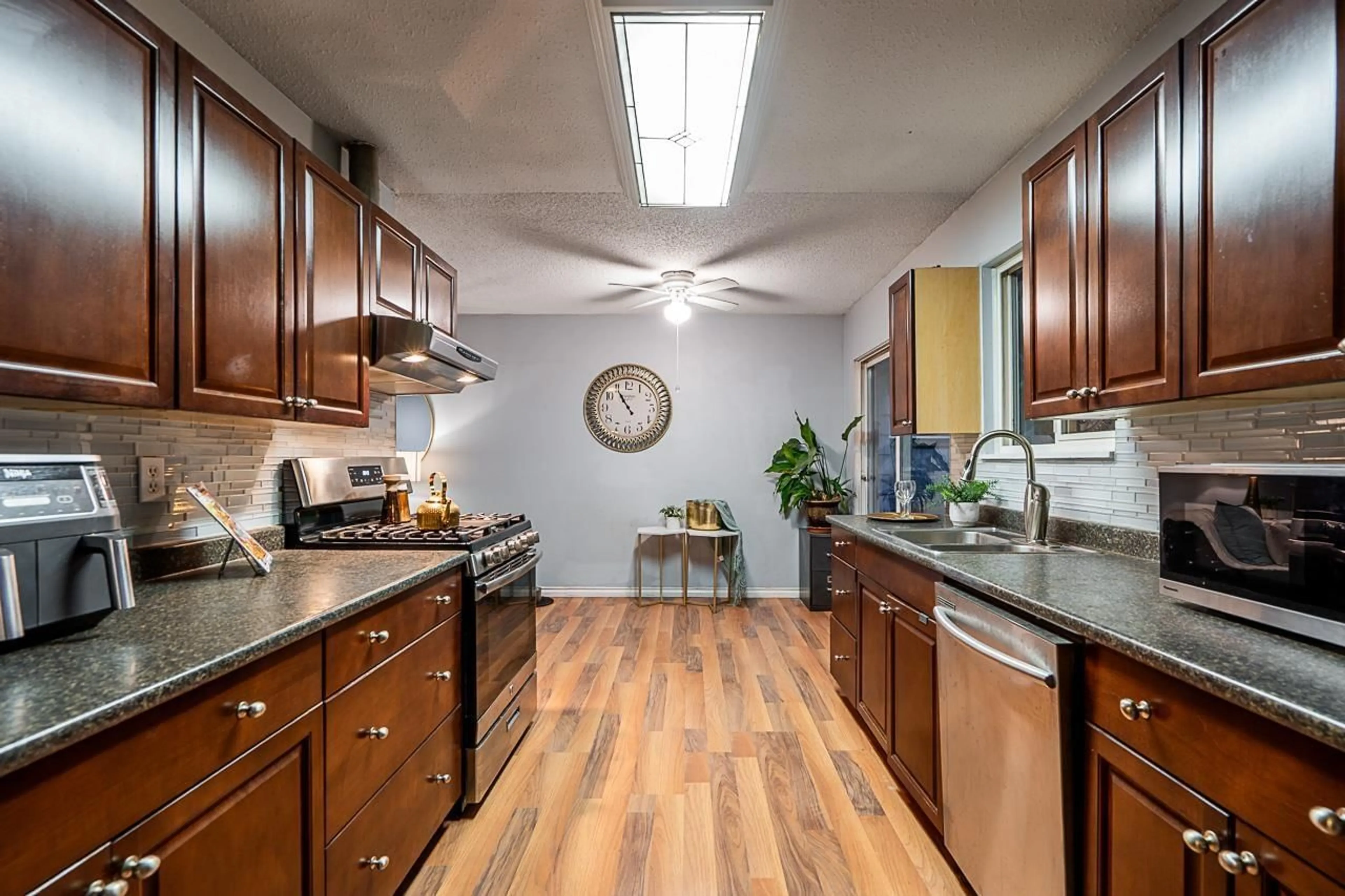 Open concept kitchen, unknown for 2787 270B STREET, Langley British Columbia V4W3A3