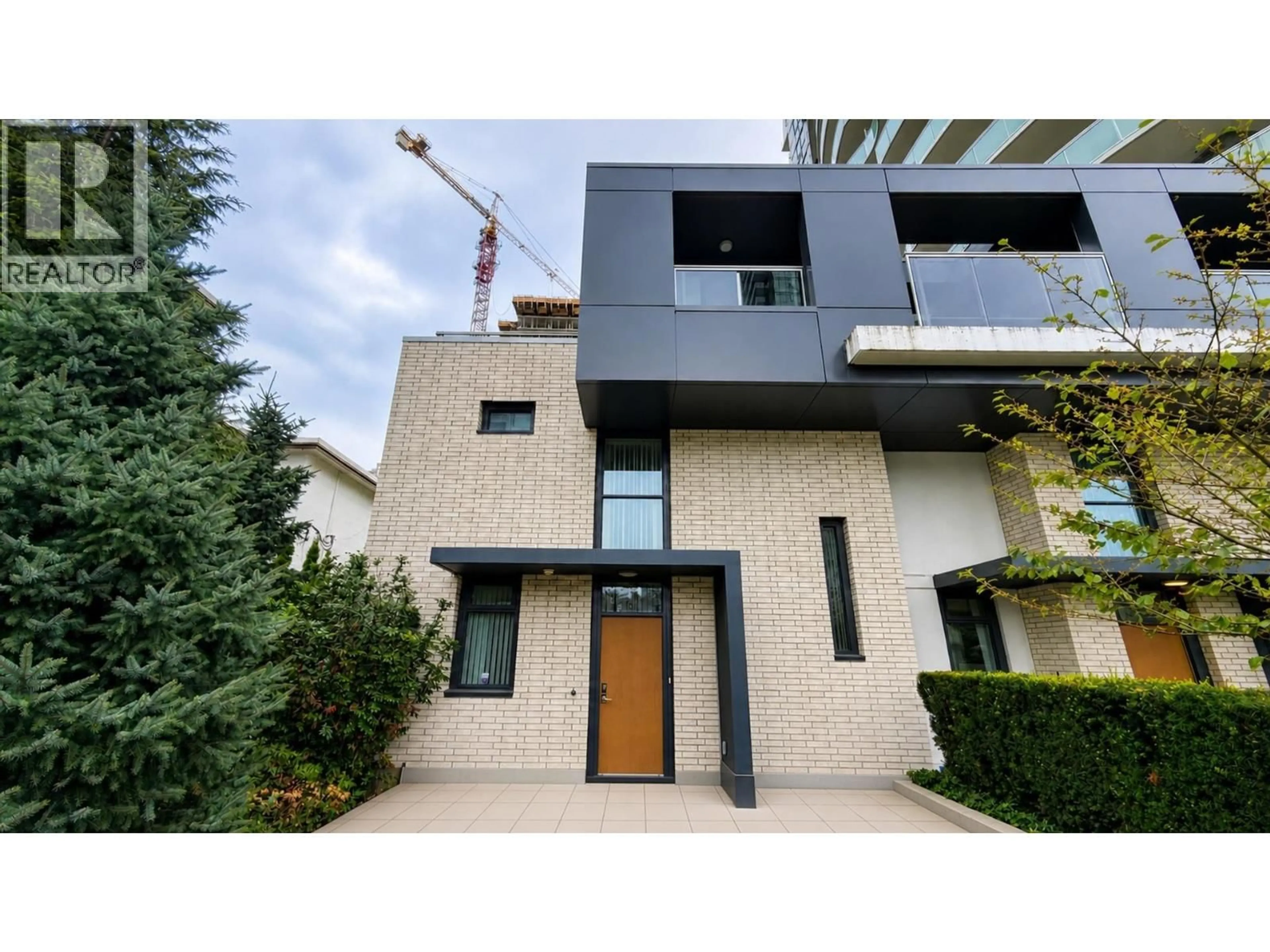 Home with brick exterior material, building for 1 - 6638 DUNBLANE AVENUE, Burnaby British Columbia V5H0G8