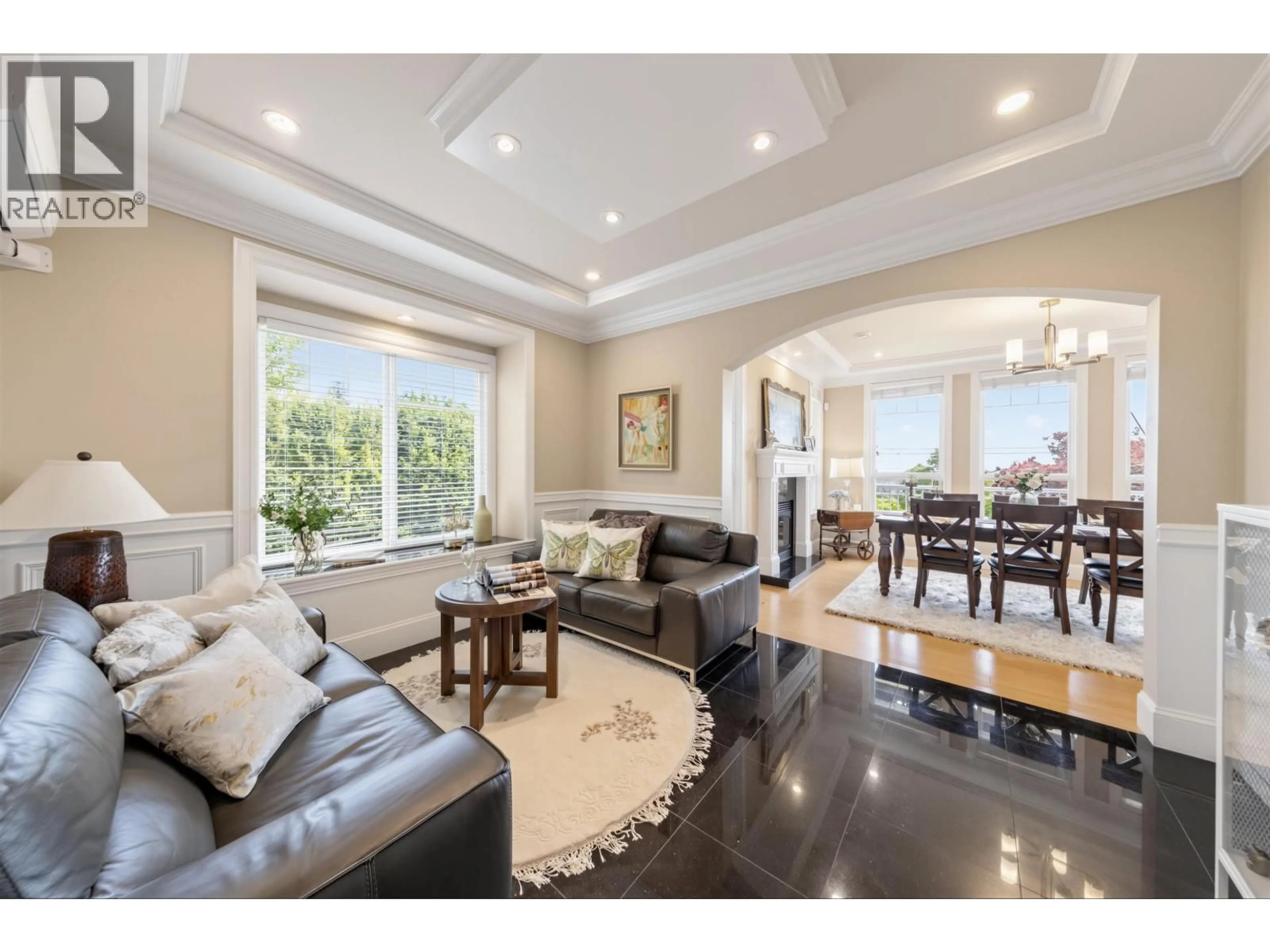 Living room with furniture, unknown for 6087 MCKEE STREET, Burnaby British Columbia V5J2V6