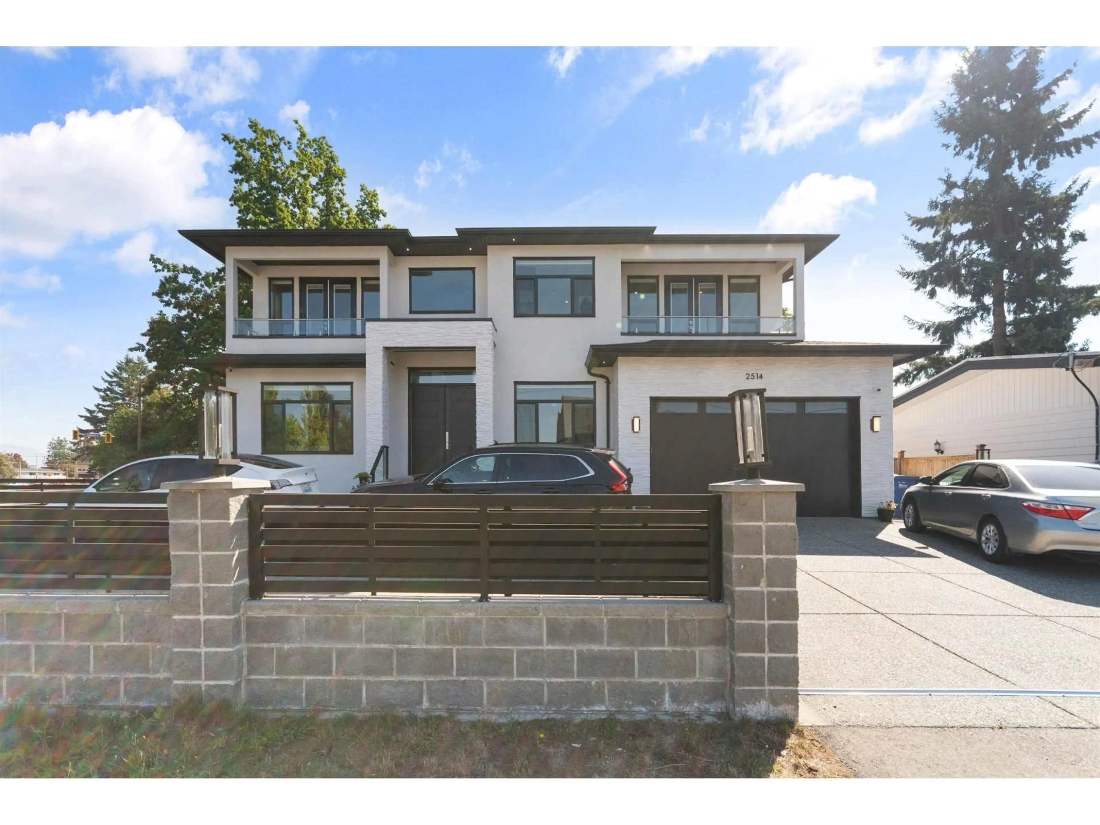 Home with brick exterior material, street for 2514 LYNDEN STREET, Abbotsford British Columbia V2T3C3