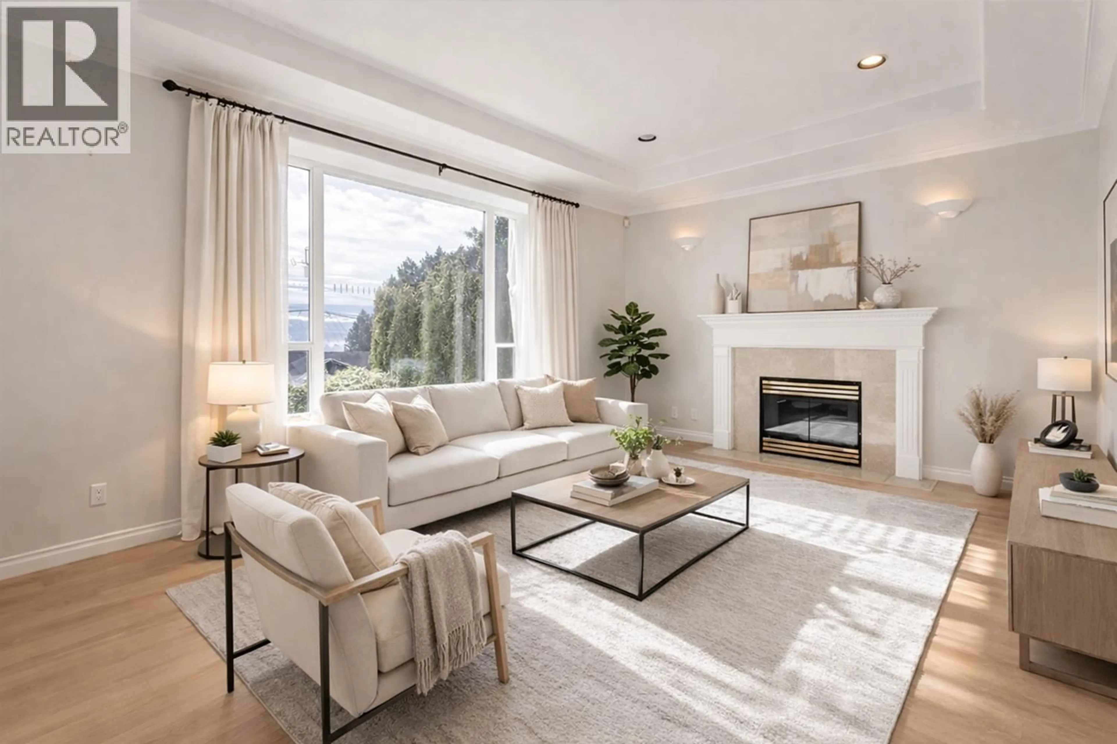 Living room with furniture, unknown for 5177 CARSON STREET, Burnaby British Columbia V5J2Z1