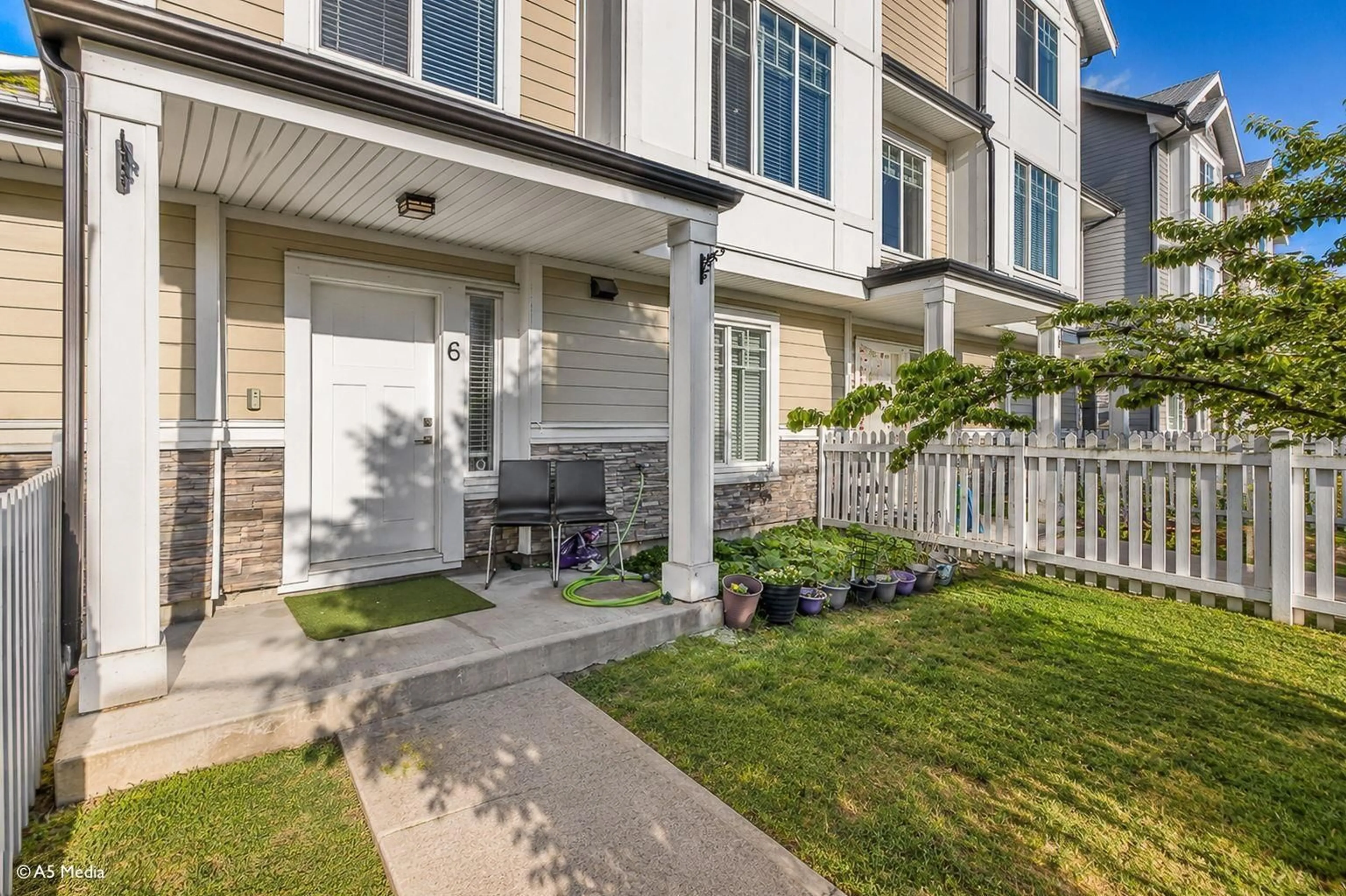 Patio, street for 6 - 7056 192 STREET, Surrey British Columbia V4N6S6