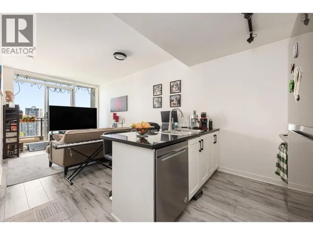 PH10 - 1082 SEYMOUR STREET, Vancouver 3