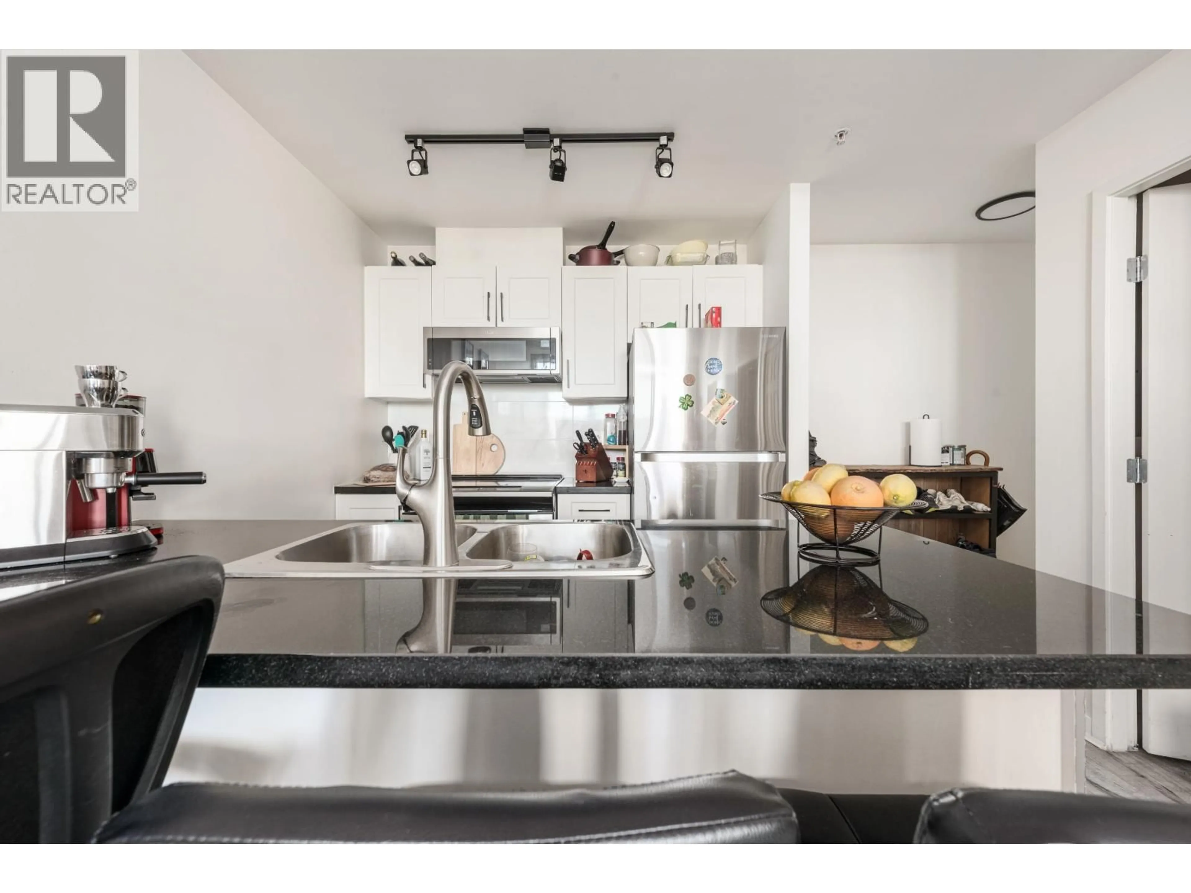 Open concept kitchen, unknown for PH10 - 1082 SEYMOUR STREET, Vancouver British Columbia V6B1X9