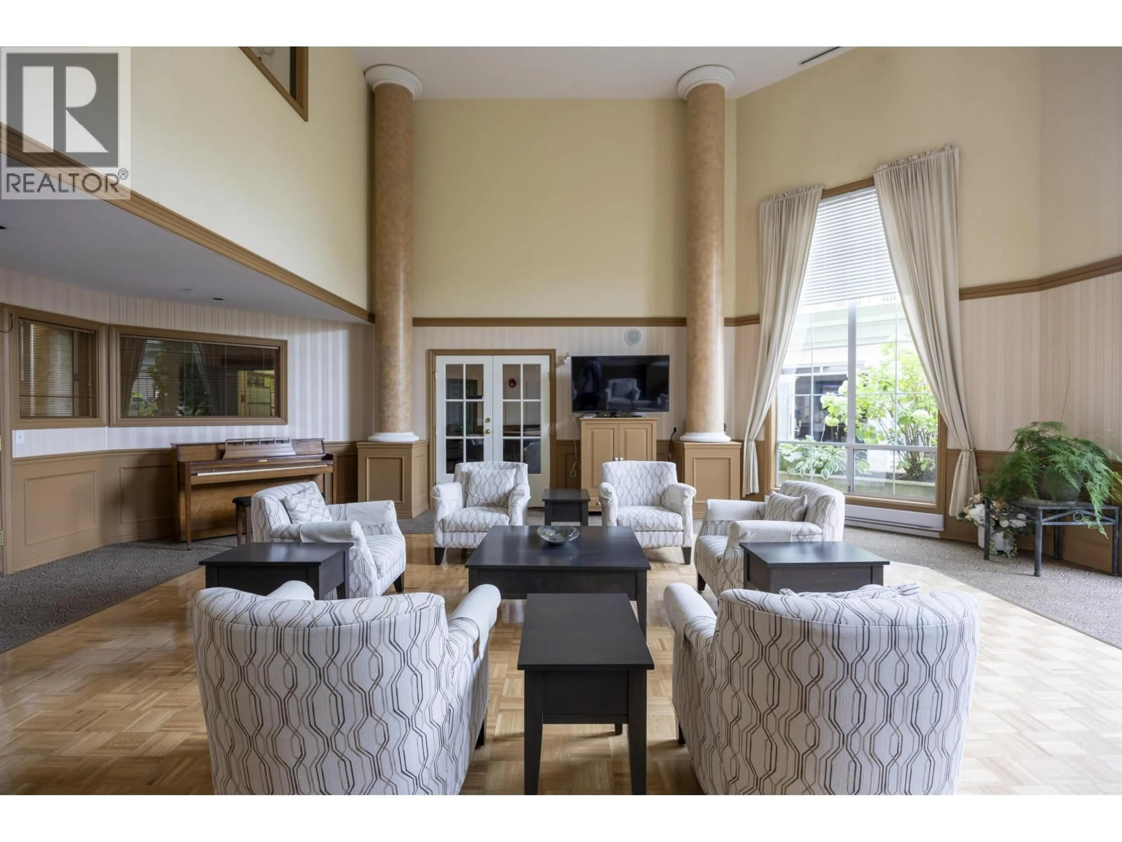 Living room with furniture, unknown for 411 - 2995 PRINCESS CRESCENT, Coquitlam British Columbia V3B7N1