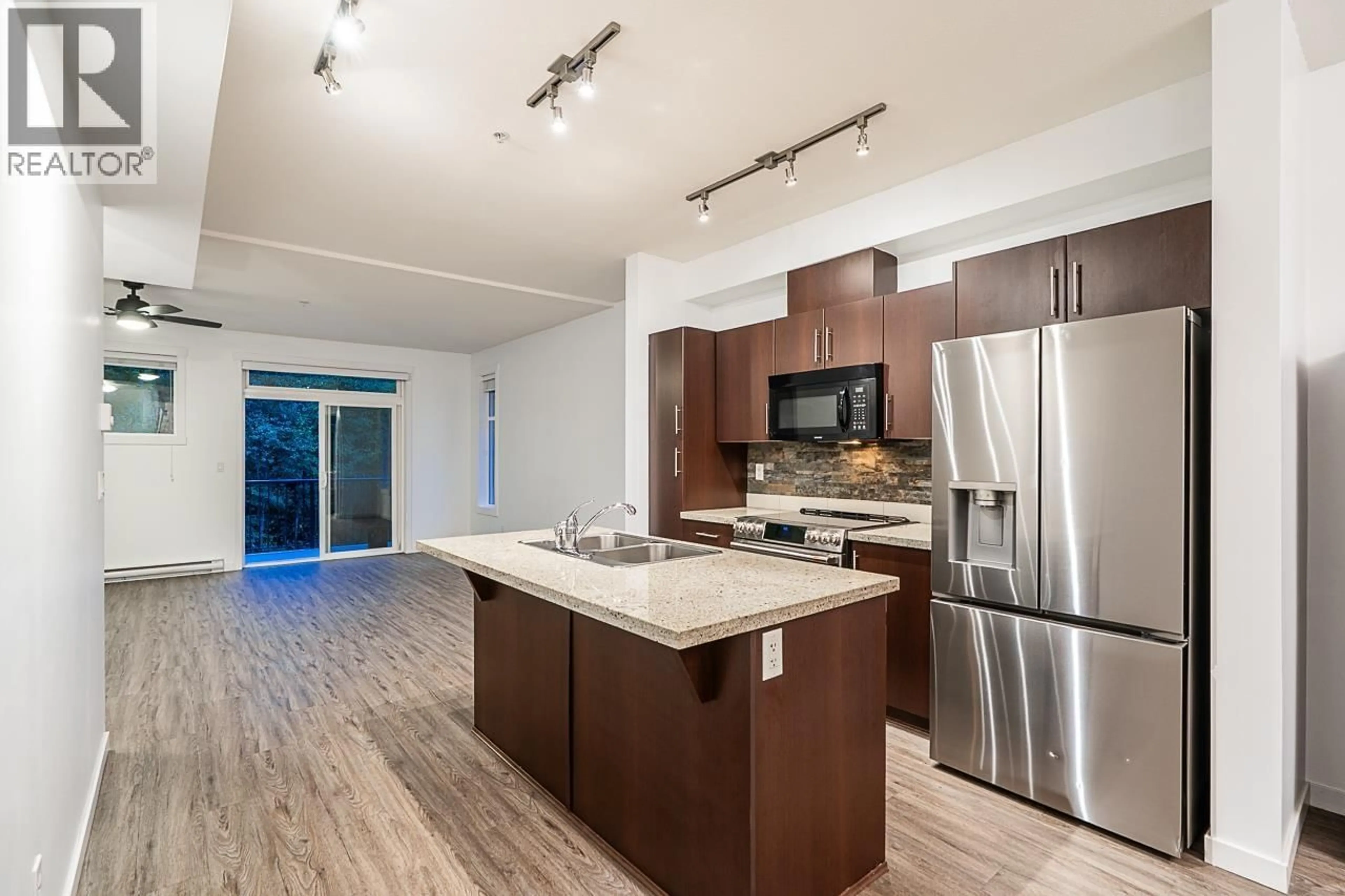 Open concept kitchen, wood/laminate floor for 83 - 13819 232 STREET, Maple Ridge British Columbia V4R0C7