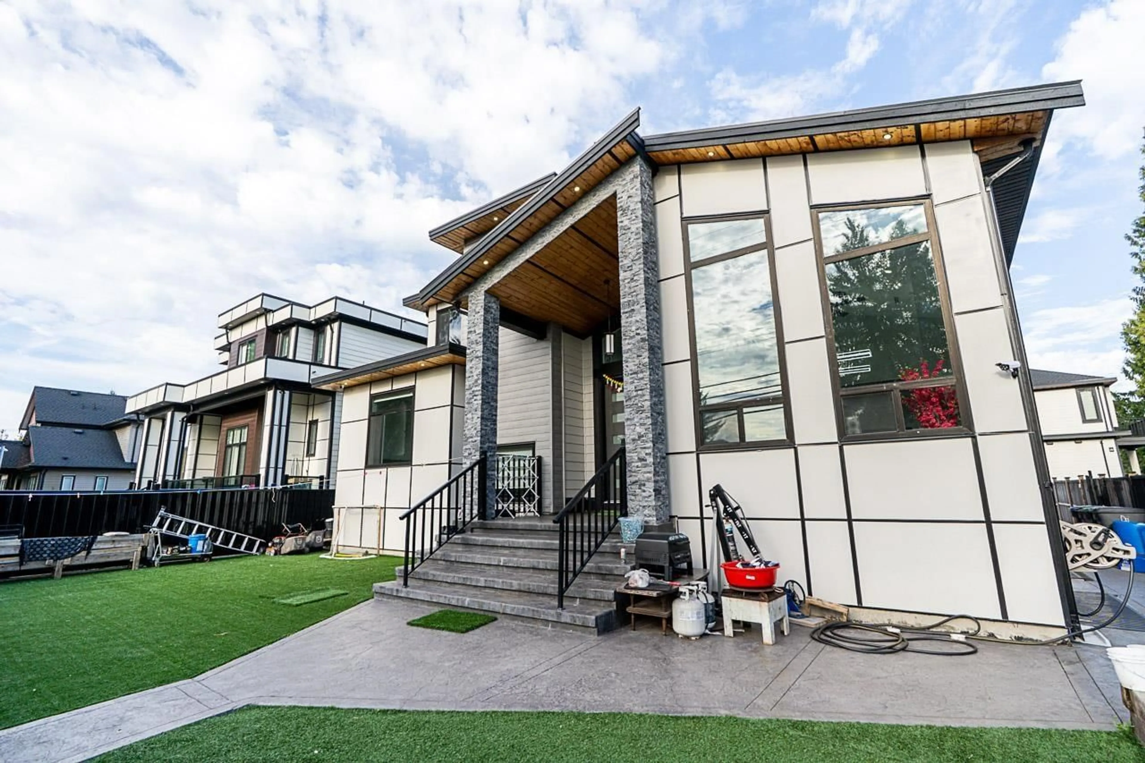 Unknown for 9342 156 STREET, Surrey British Columbia V3R4L2