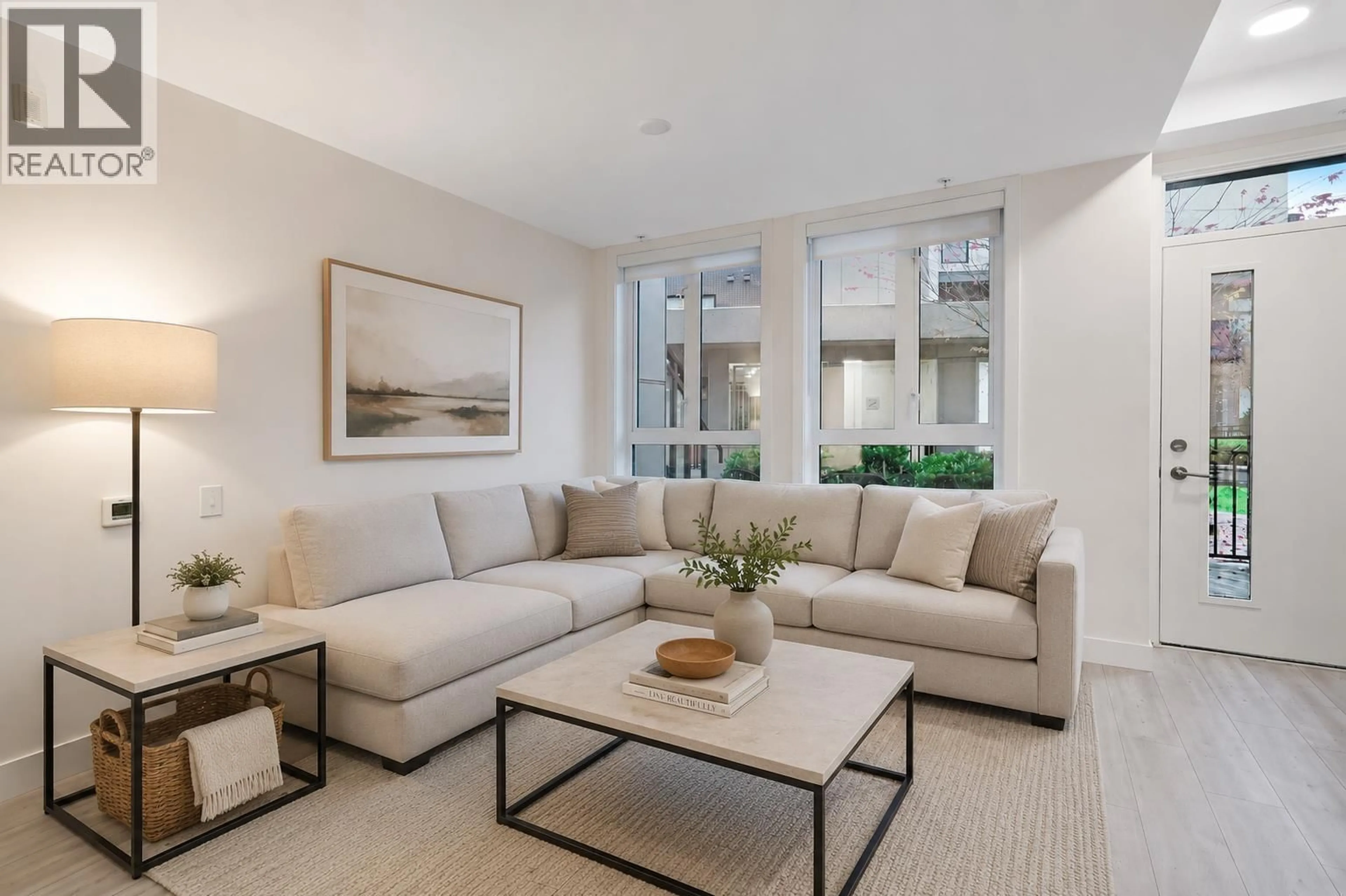 Living room with furniture, unknown for 124 - 2035 GLENAIRE STREET, North Vancouver British Columbia V7P1Y2