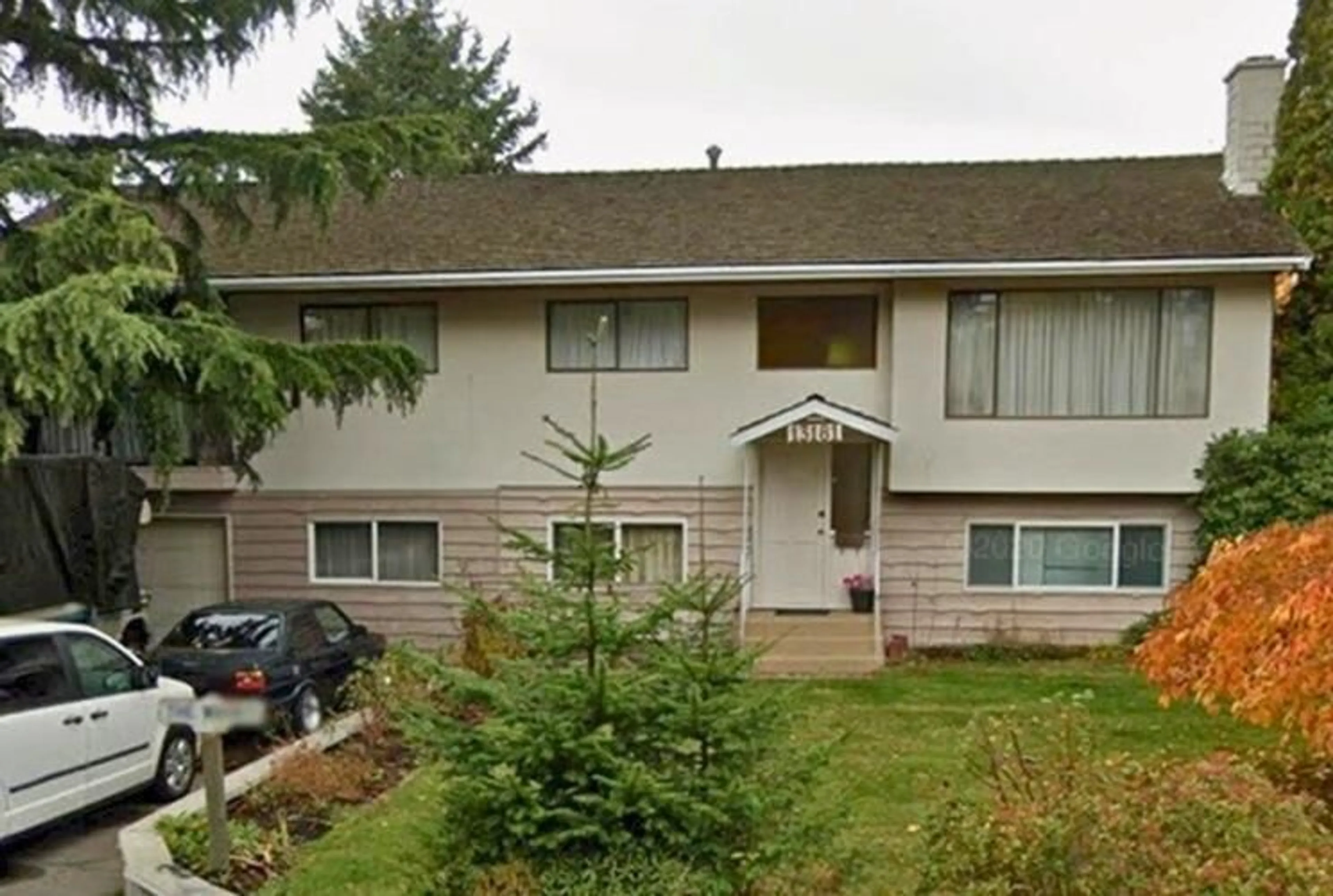 Home with vinyl exterior material, mountain view for 13181 15 AVENUE, Surrey British Columbia V4A1K8