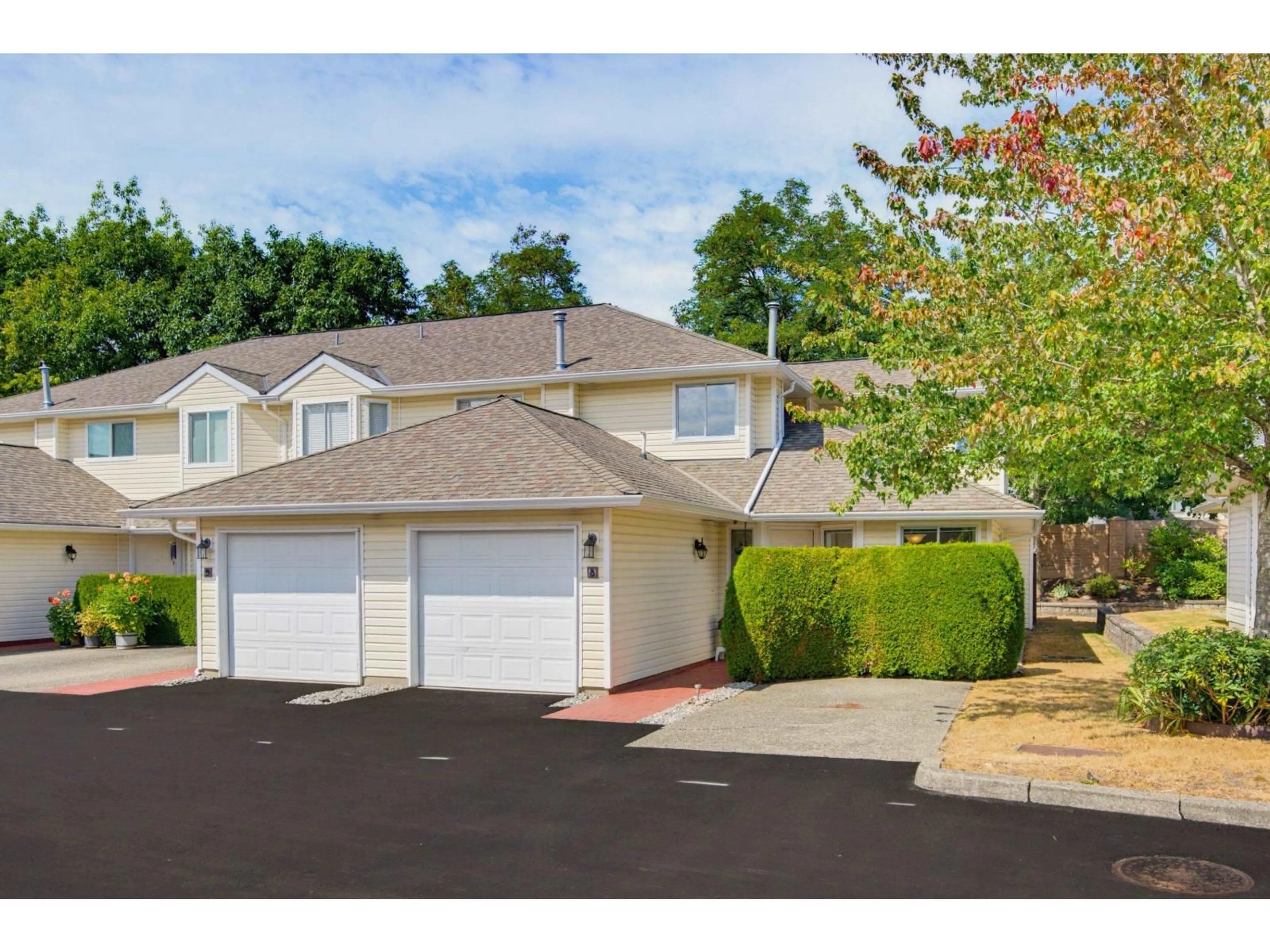 Unknown for 8 - 21928 48 AVENUE, Langley British Columbia V3A8H1