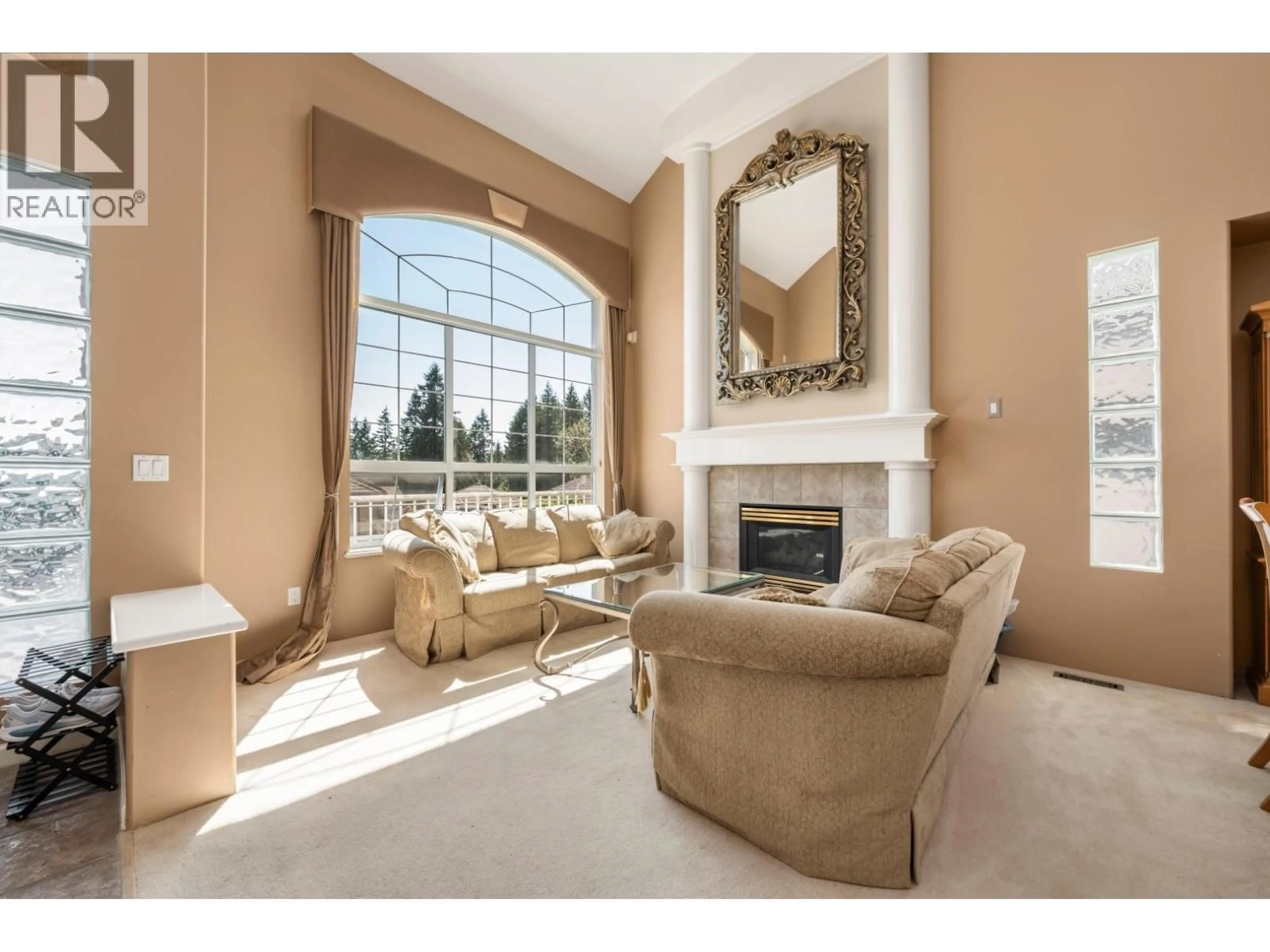 Living room with furniture, ceramic/tile floor for 94 LINDEN COURT, Port Moody British Columbia V3H5C1