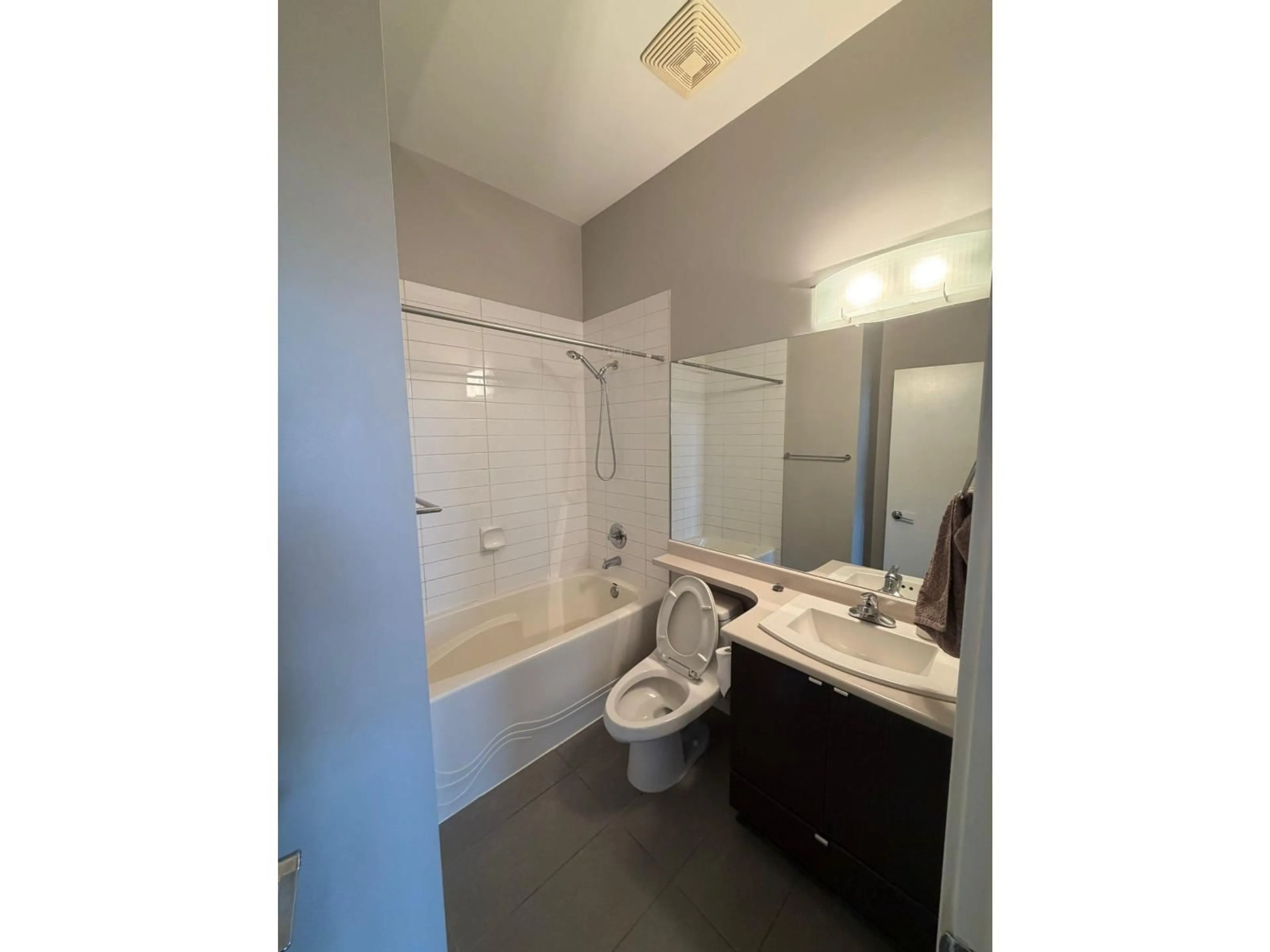Standard bathroom, unknown for 531 - 13733 107A AVENUE, Surrey British Columbia V3T0B7