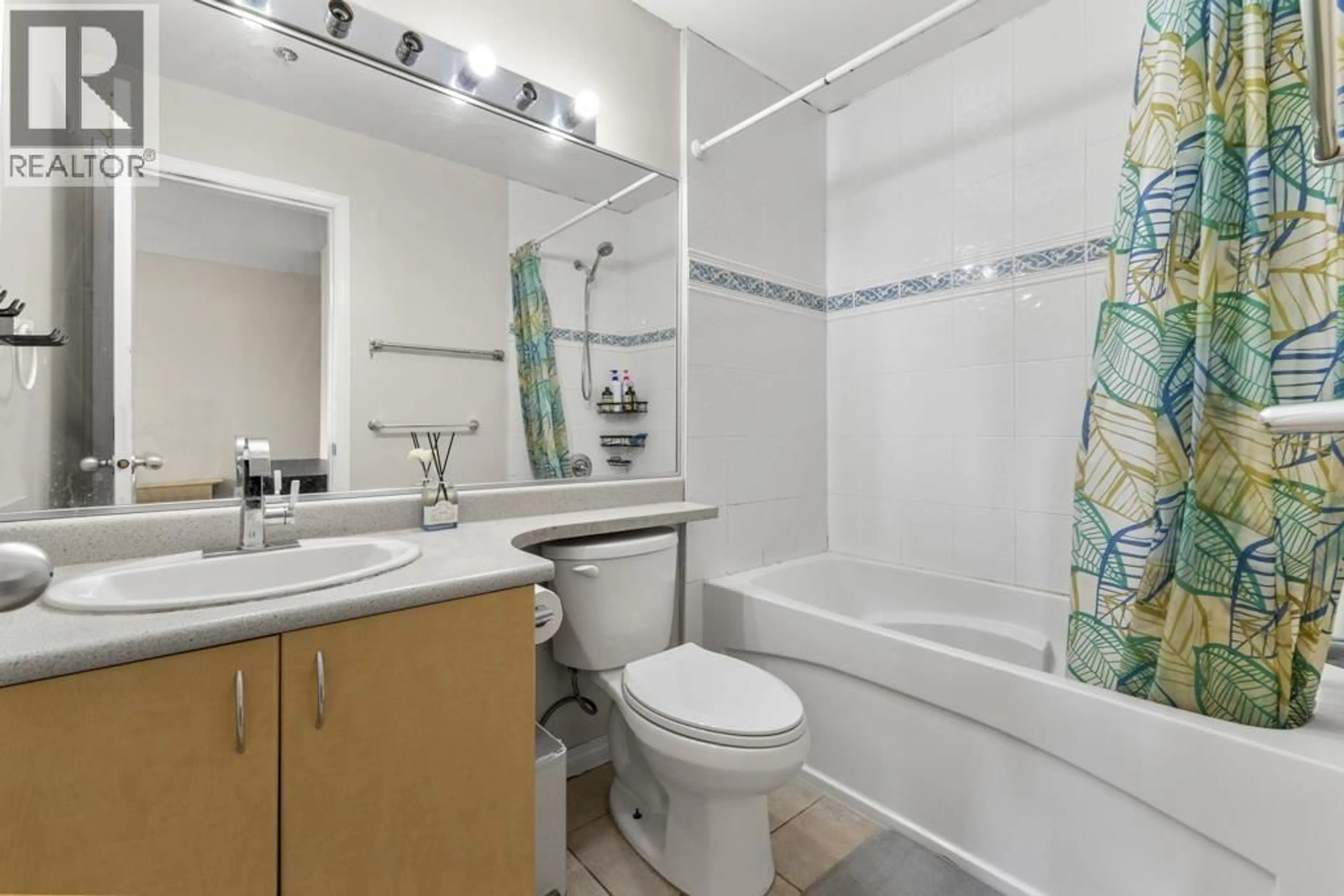 Standard bathroom, unknown for 203 - 5625 SENLAC STREET, Vancouver British Columbia V5R6G8