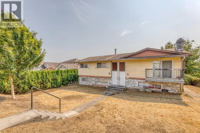920 HARRIS AVENUE, Coquitlam 2