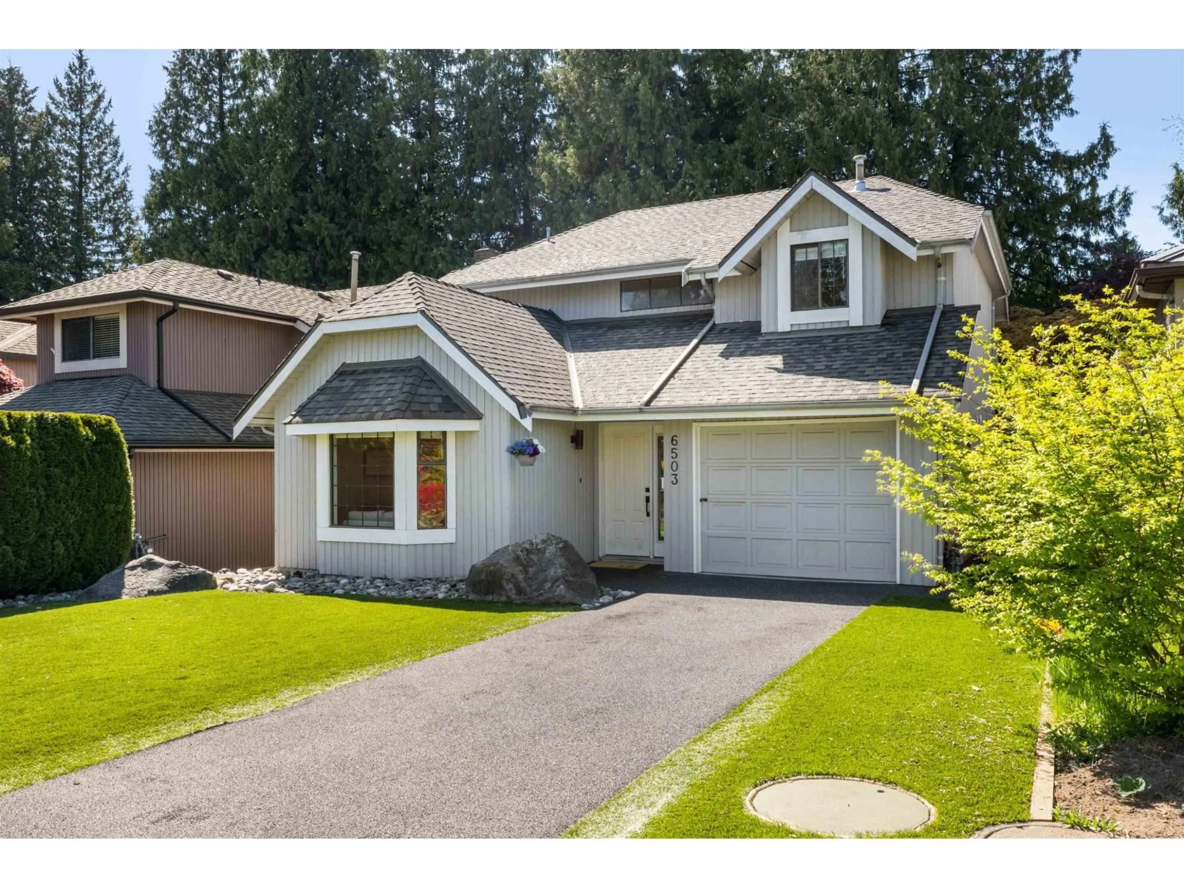 Home with vinyl exterior material, street for 6503 WOODGLEN STREET, Delta British Columbia V4E3G8