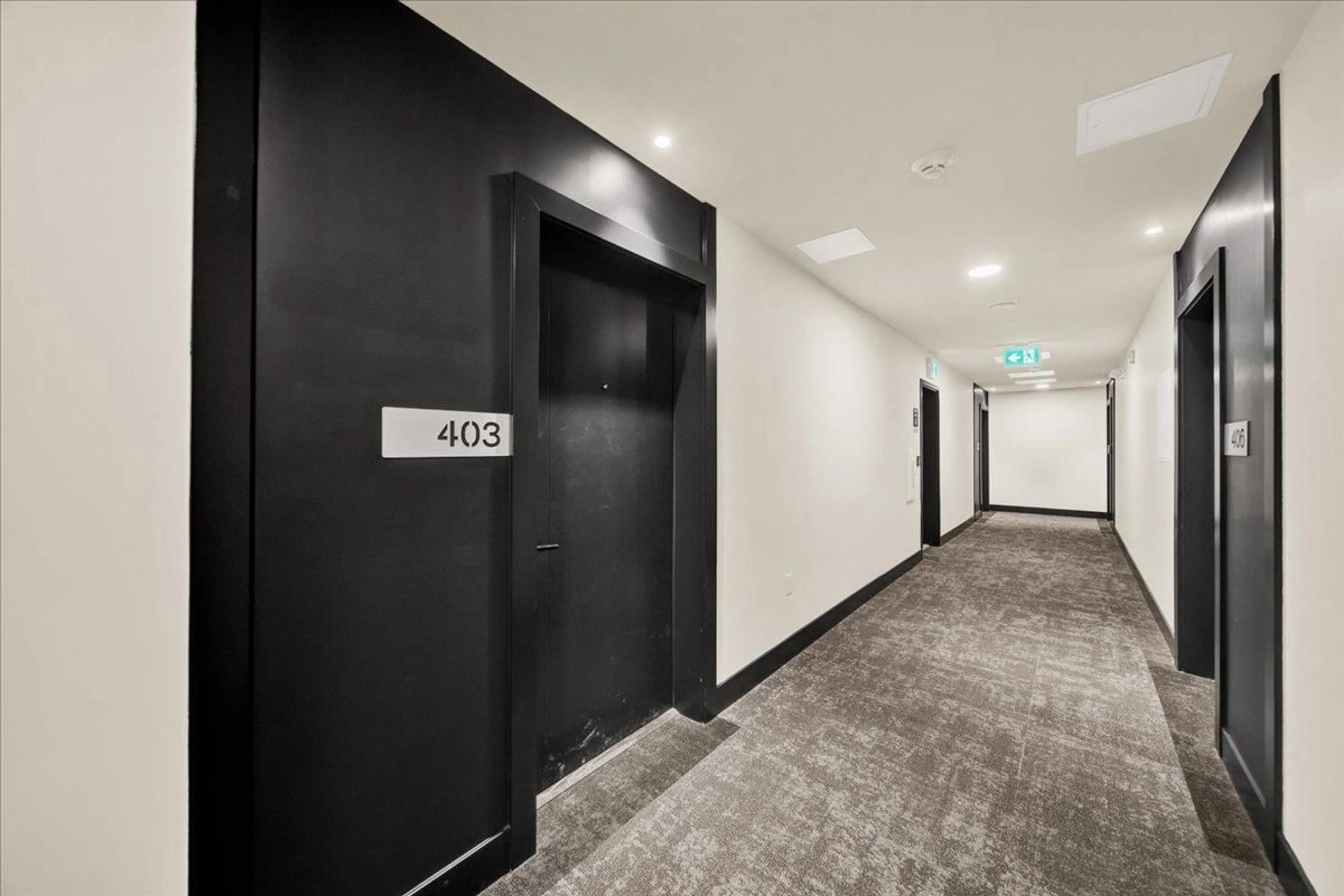Indoor foyer for 403 - 19979 76 AVENUE, Langley British Columbia V2Y3Y2
