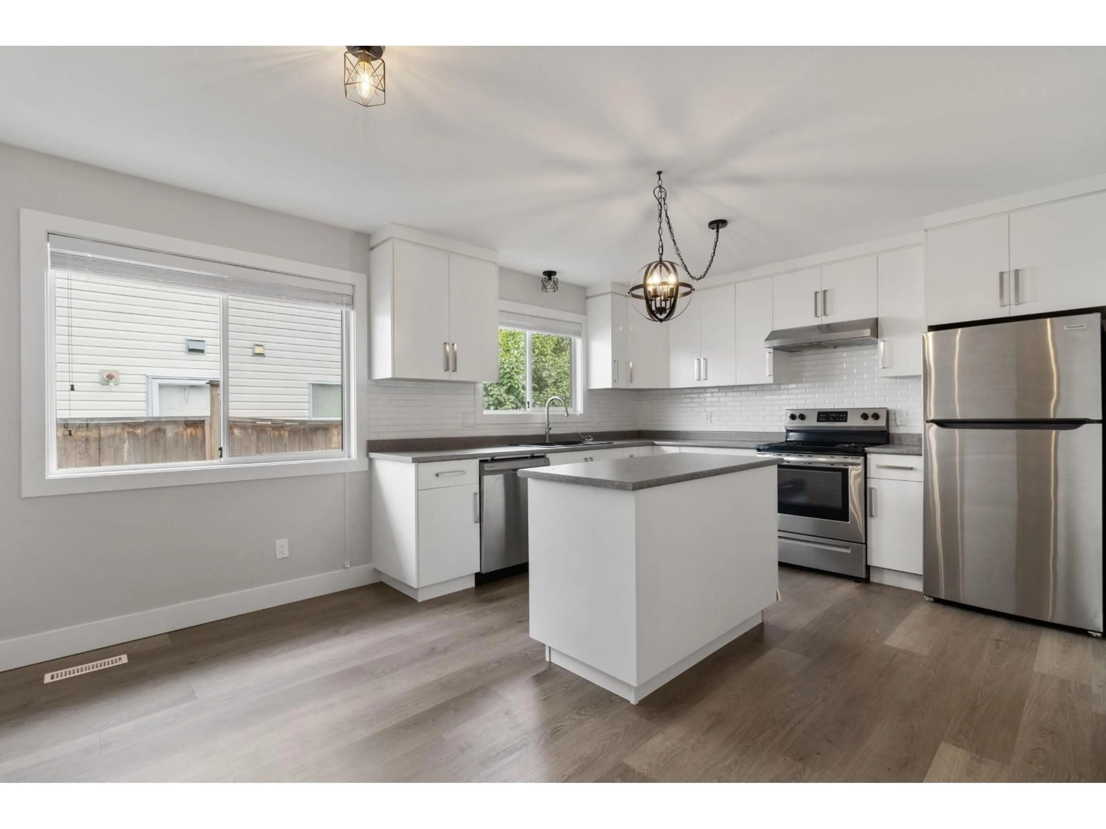 Open concept kitchen, unknown for 9536 CARROLL STREET, Chilliwack British Columbia V2P7G4