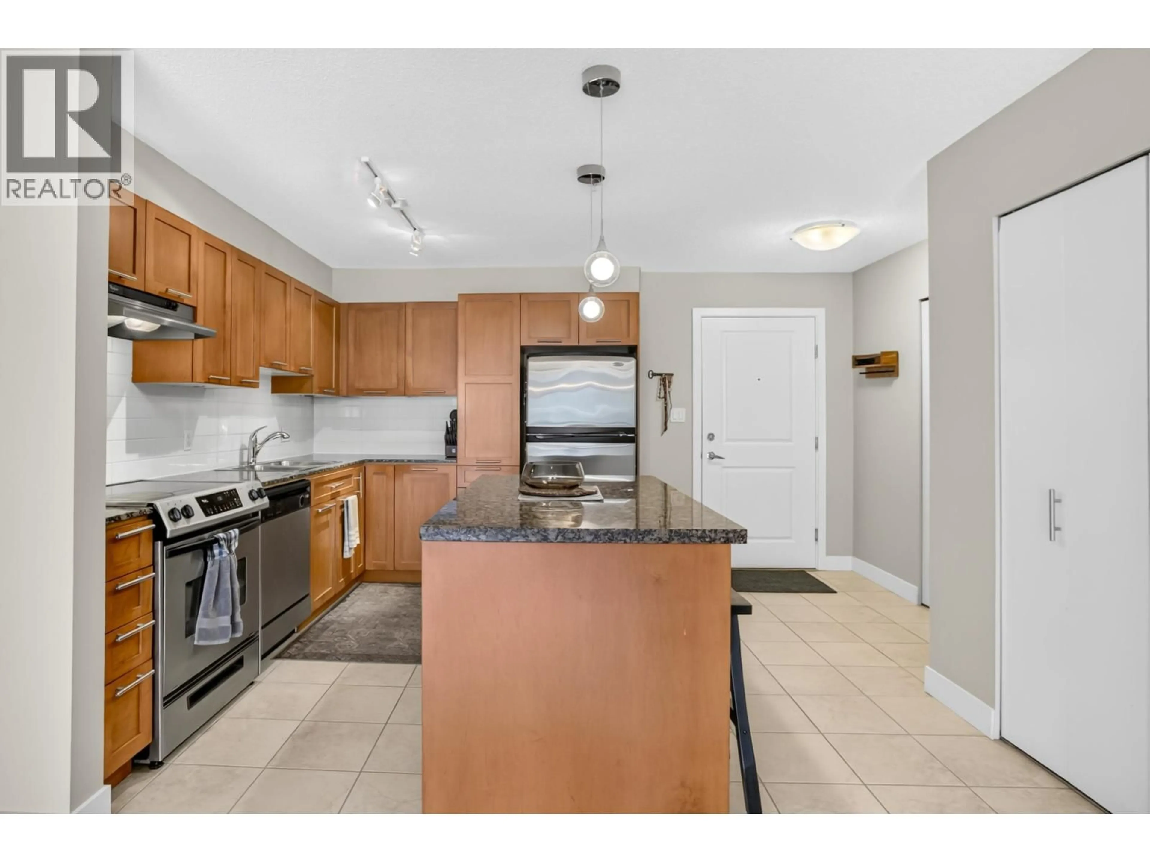 Standard kitchen, unknown for 234 - 19673 MEADOW GARDENS WAY, Pitt Meadows British Columbia V3Y0A1