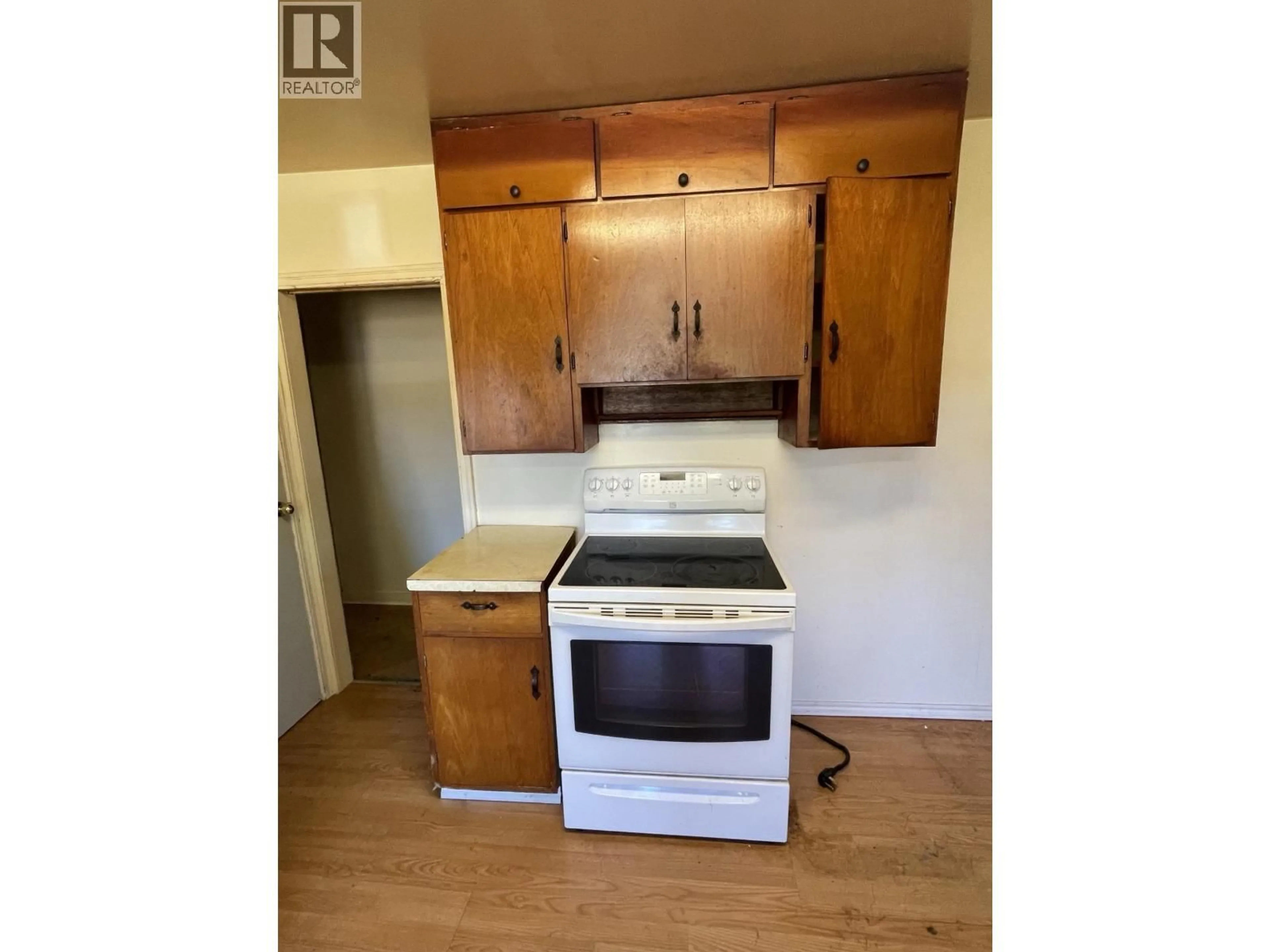 Standard kitchen, wood/laminate floor for 4001 THOMAS STREET, Terrace British Columbia V8G5N3
