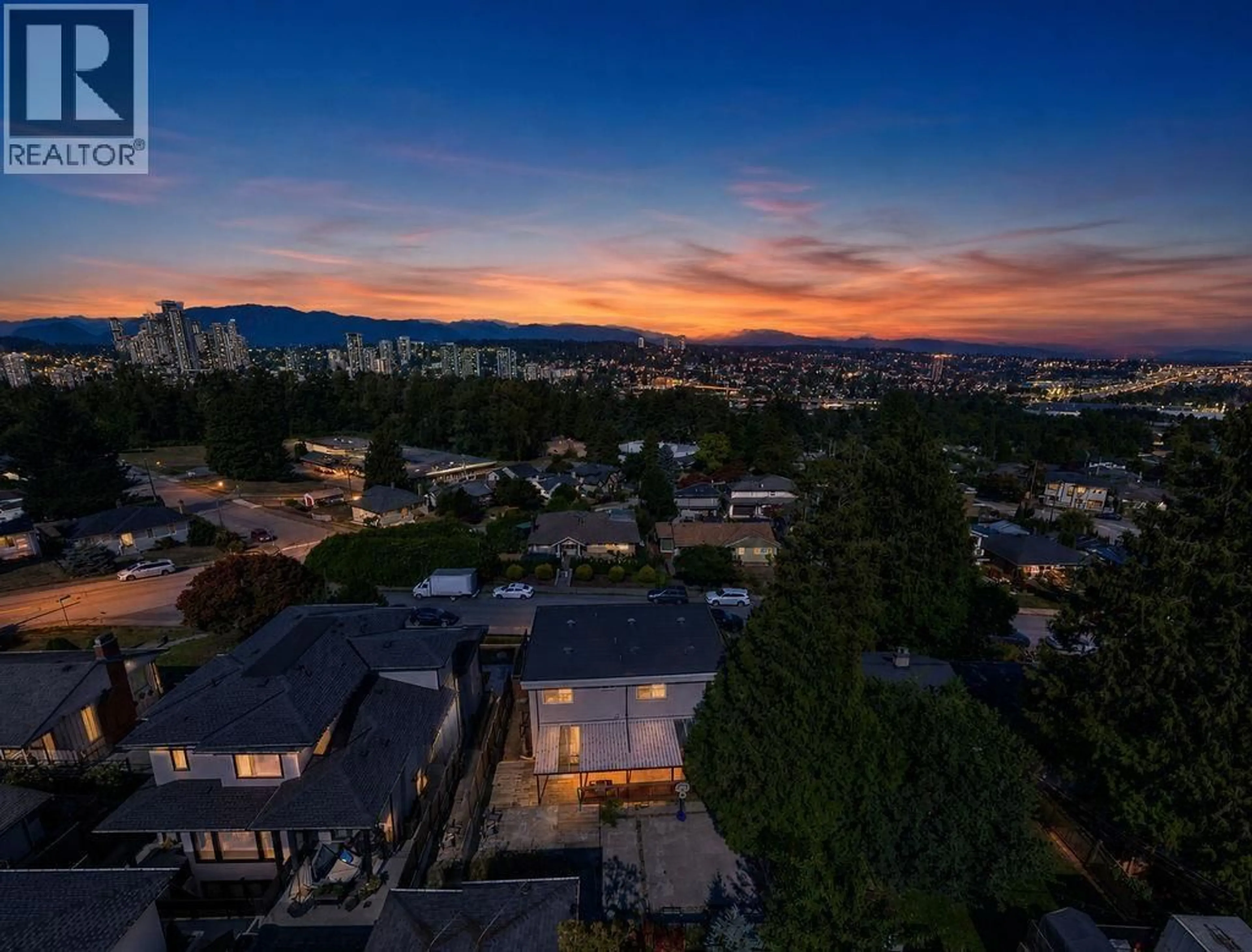 A pic from outside/outdoor area/front of a property/back of a property/a pic from drone, unknown for 7749 LEE STREET, Burnaby British Columbia V3N4B9