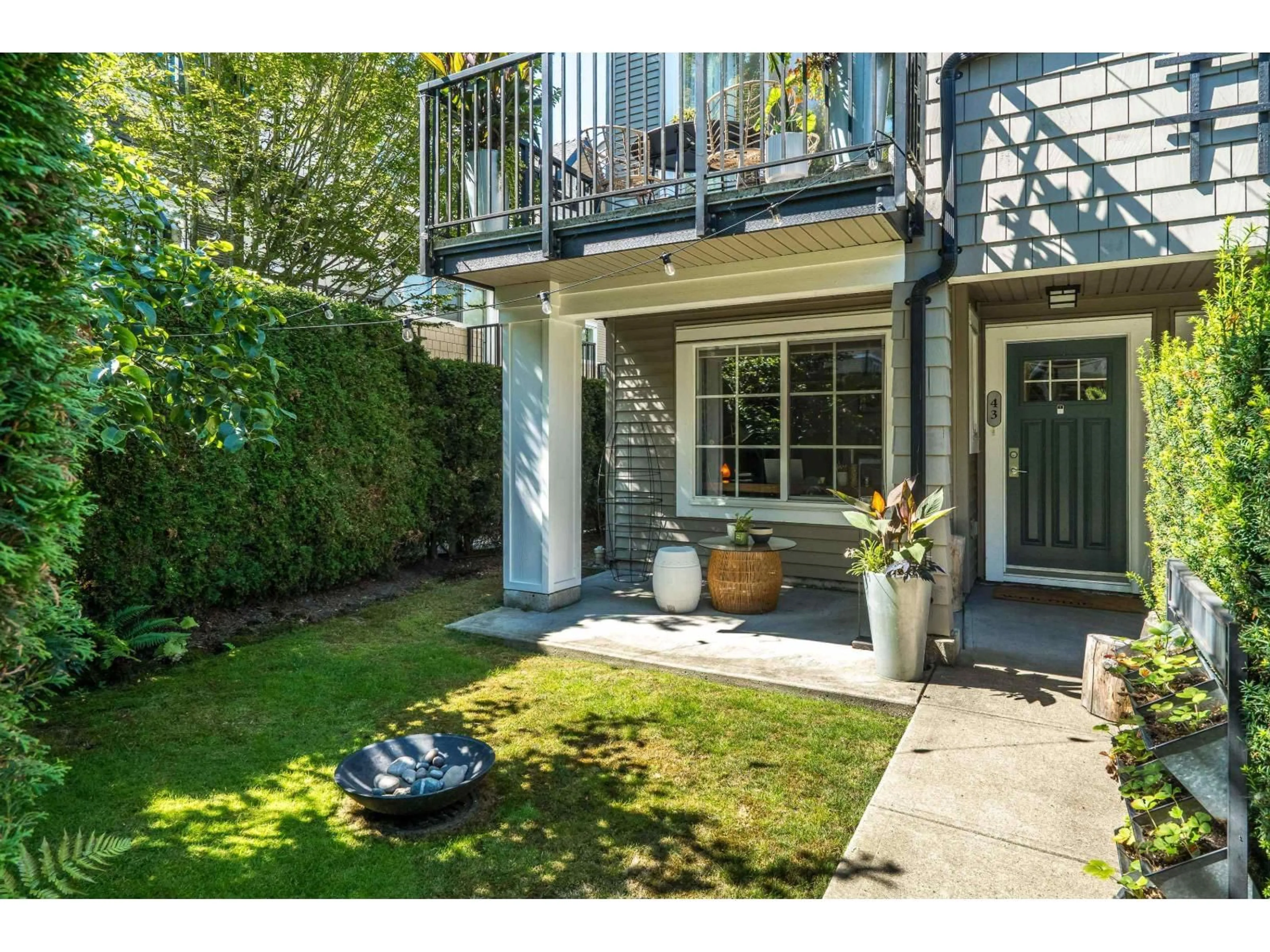 Patio, street for 43 - 2450 161A STREET, Surrey British Columbia V3S8K4