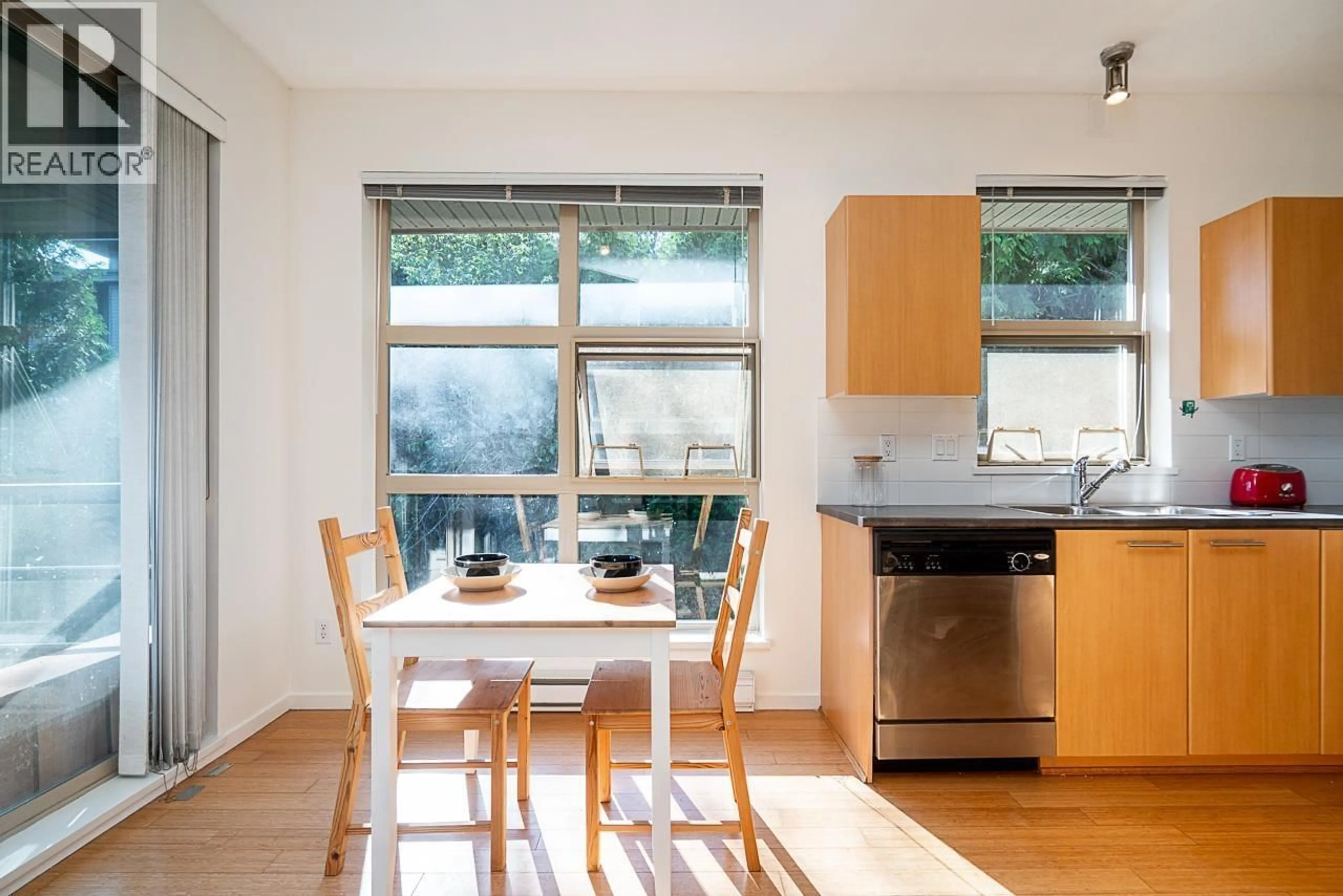 Standard kitchen, wood/laminate floor for 516 - 9319 UNIVERSITY CRESCENT, Burnaby British Columbia V5A4Y5