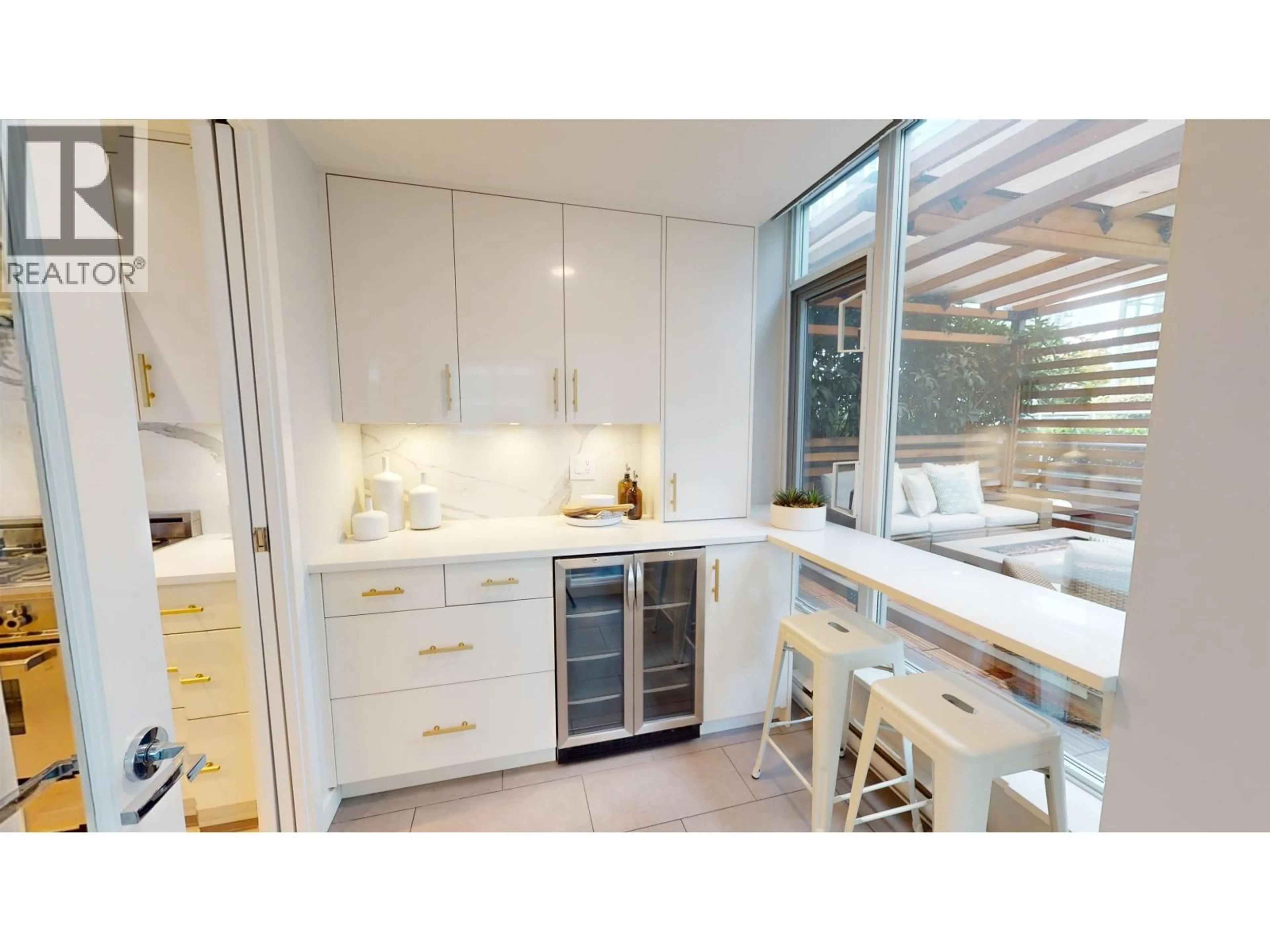 Contemporary kitchen, unknown for 505 - 833 HOMER STREET, Vancouver British Columbia V6B0H4