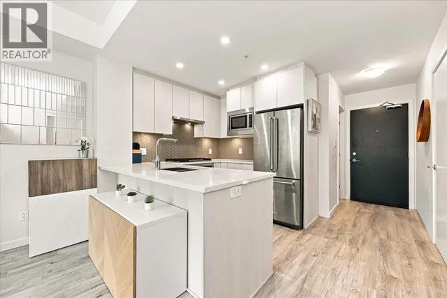 205 - 717 BRESLAY STREET, Coquitlam 3